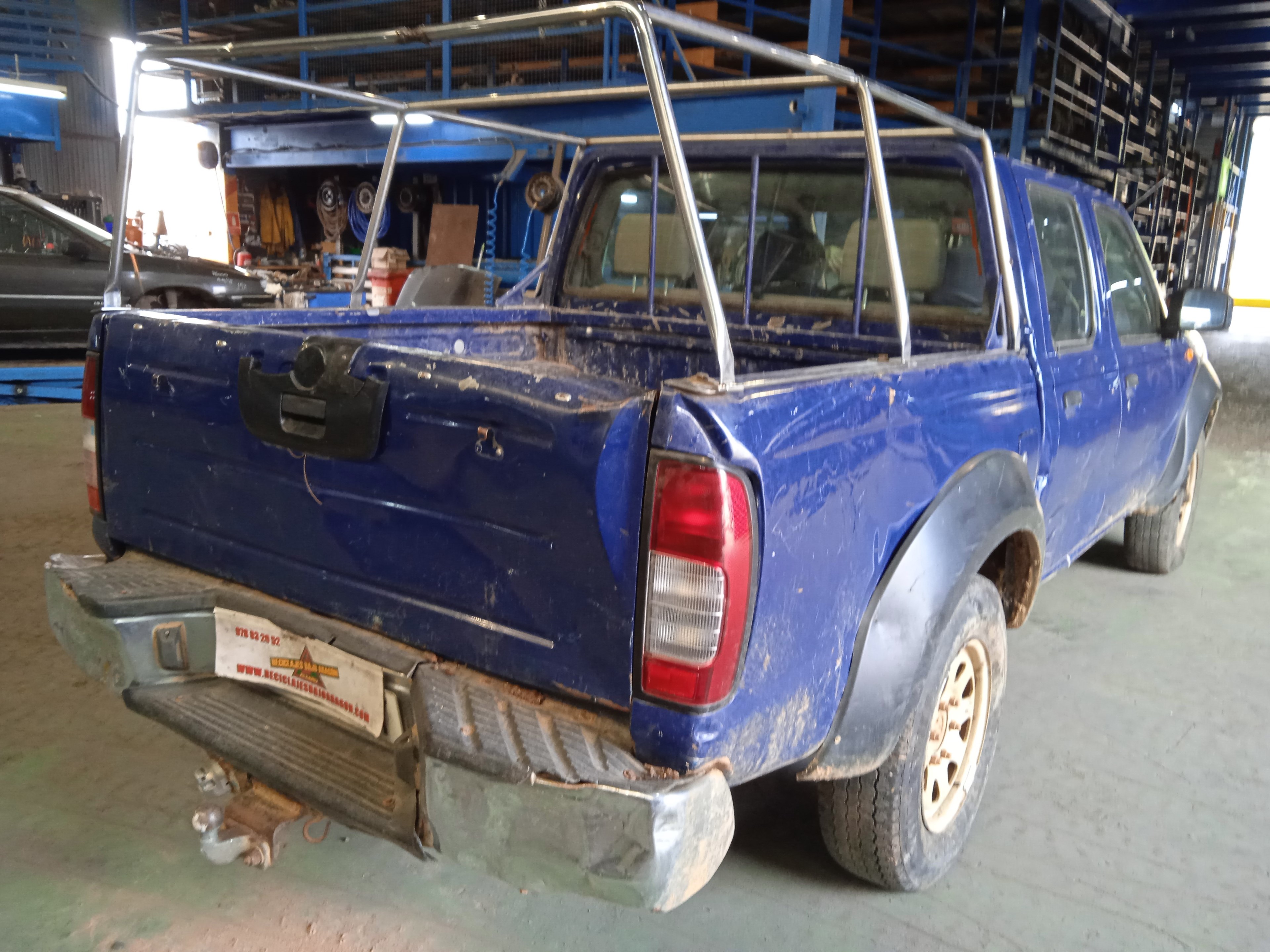 PILOTO TRASERO IZQUIERDO NISSAN PICK-UP 2.5 16V Turbodiesel (133 CV)