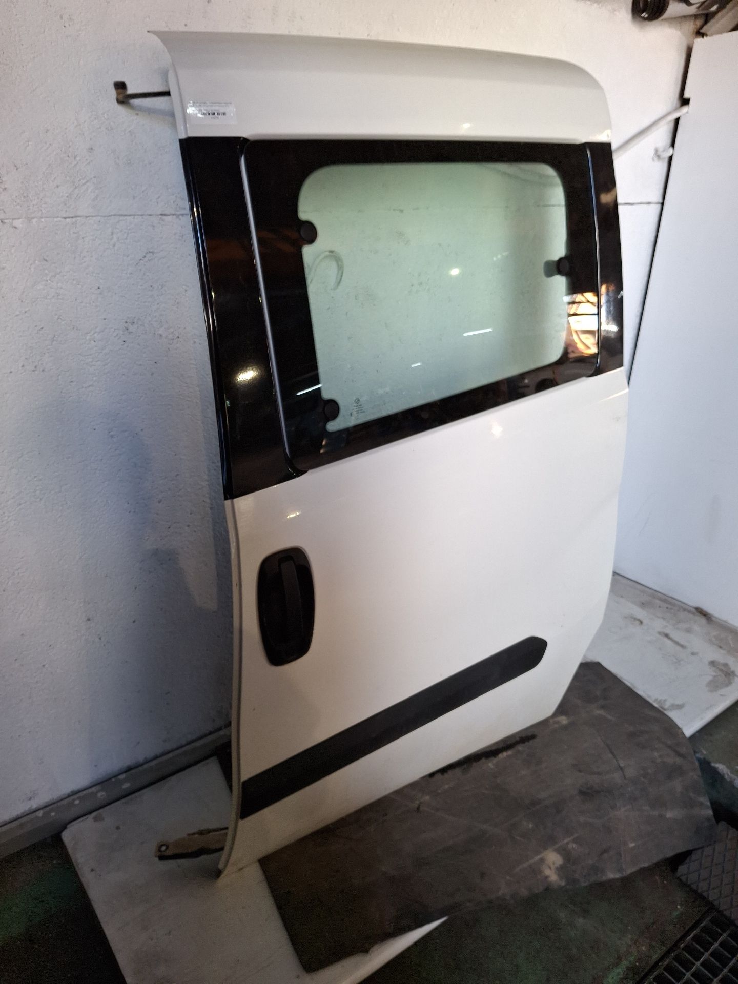 PUERTA LATERAL CORREDERA IZQUIERDA OPEL COMBO 
