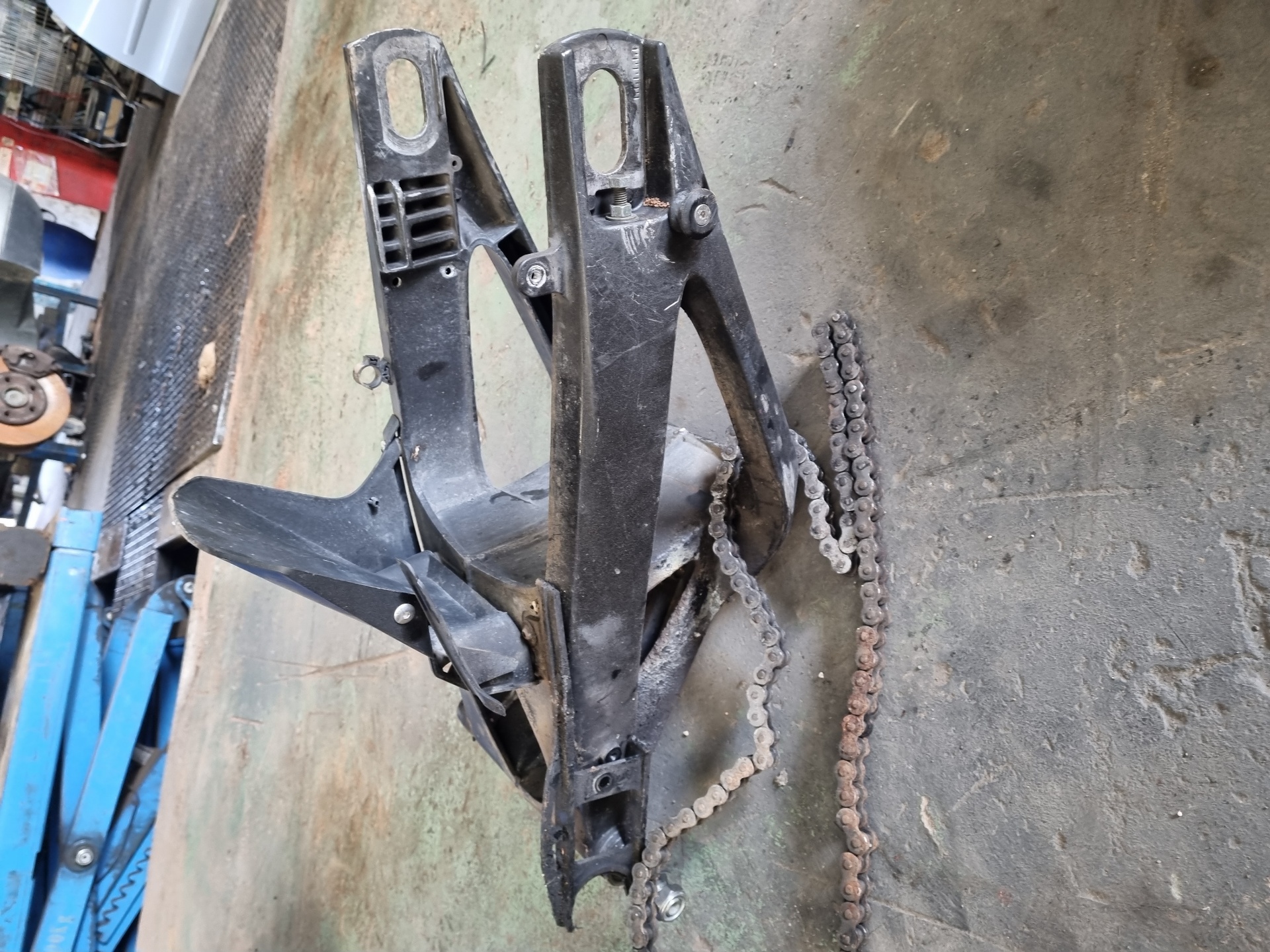 SOPORTE MOTOR YAMAHA YZF-R G-W509E