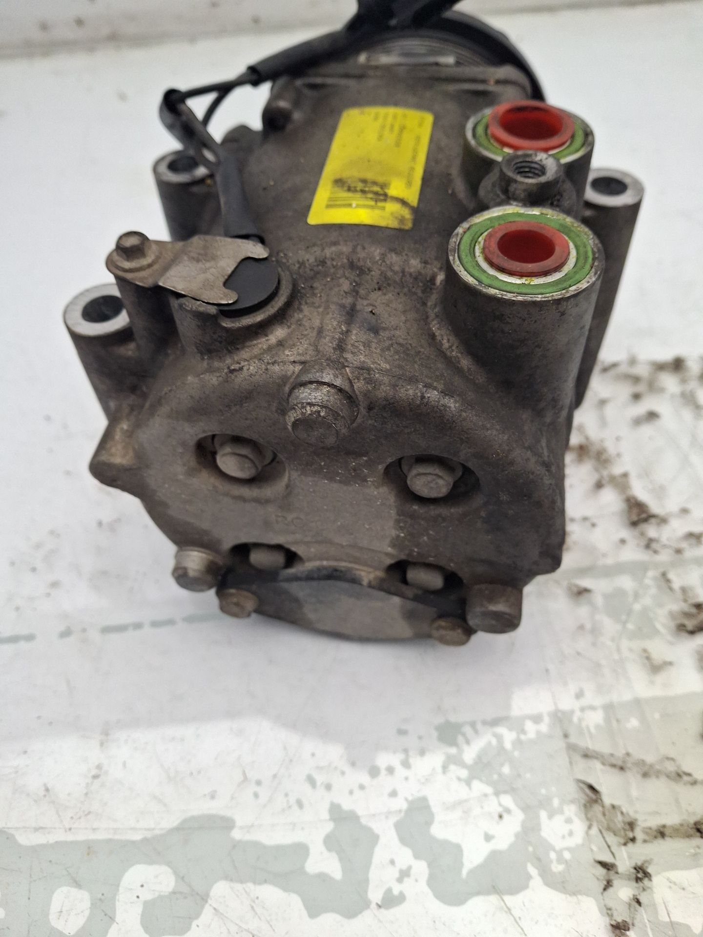COMPRESOR AIRE ACONDICIONADO FORD FIESTA 