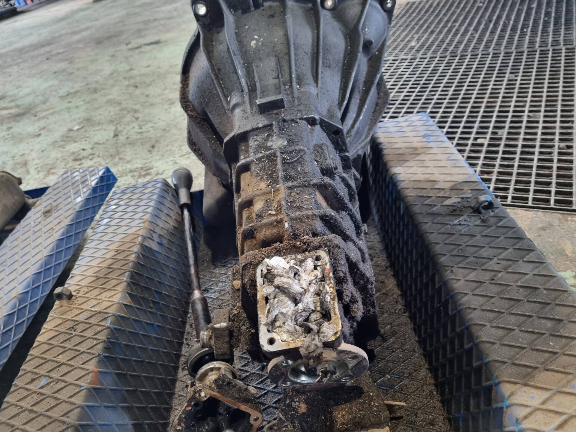 CAJA CAMBIOS IVECO DAILY 