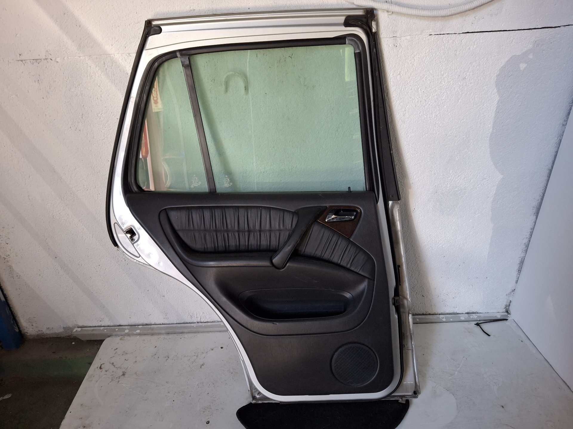 PUERTA TRASERA IZQUIERDA MERCEDES-BENZ CLASE M 612963