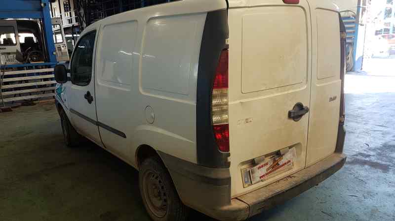 MANGUETA DELANTERA IZQUIERDA FIAT DOBLO 223A5000