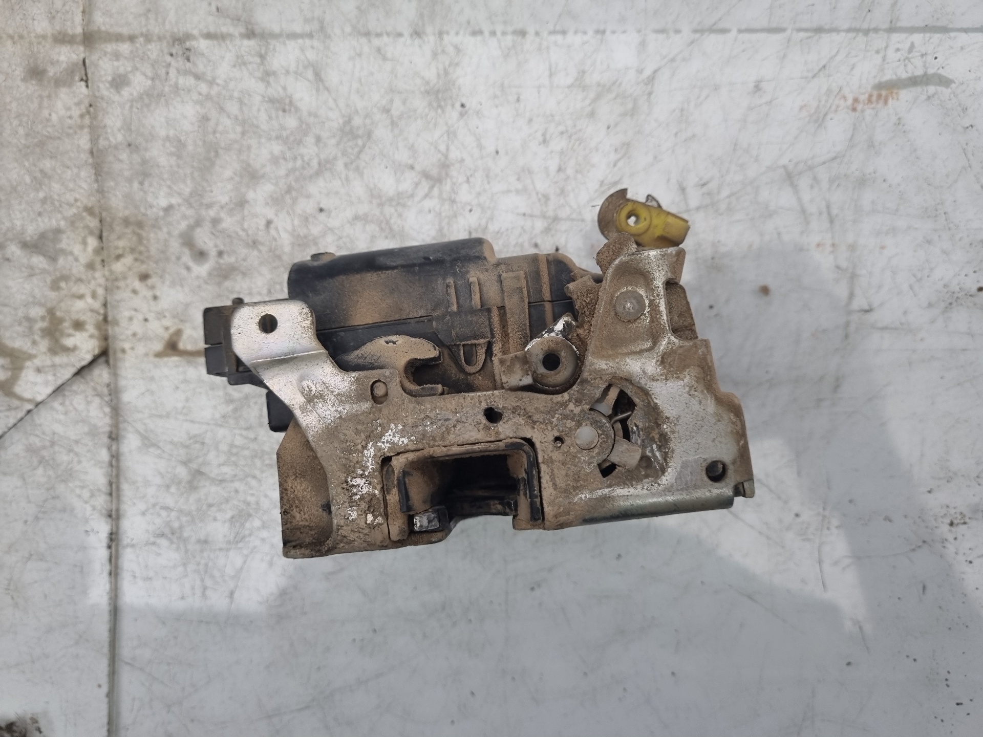 CERRADURA PUERTA DELANTERA DERECHA RENAULT KANGOO K9K V7