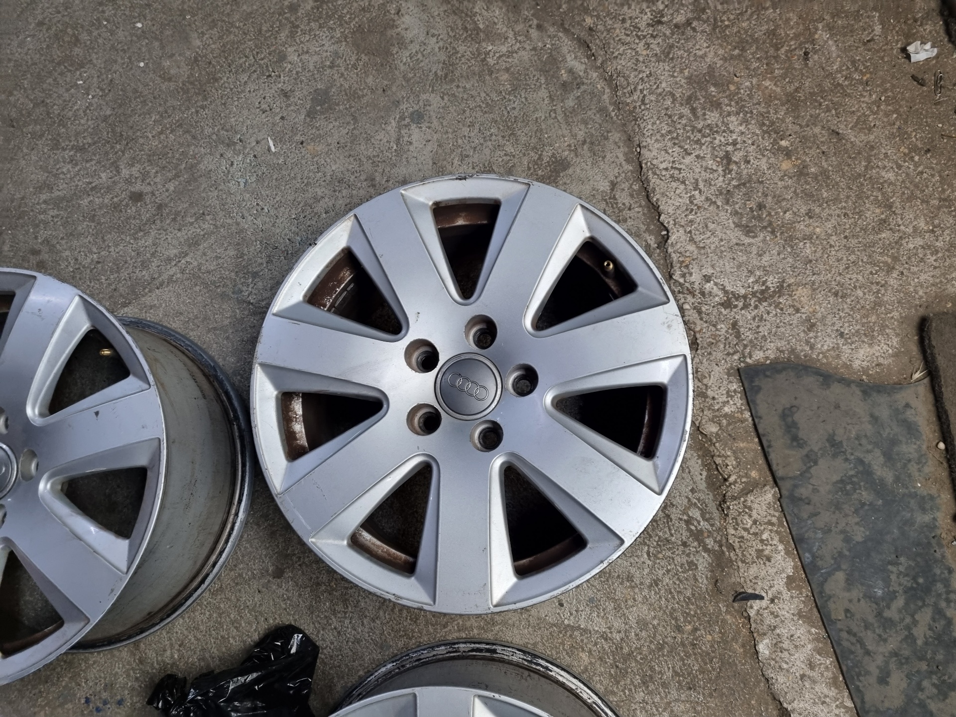 JUEGO LLANTAS AUDI A6 BMK