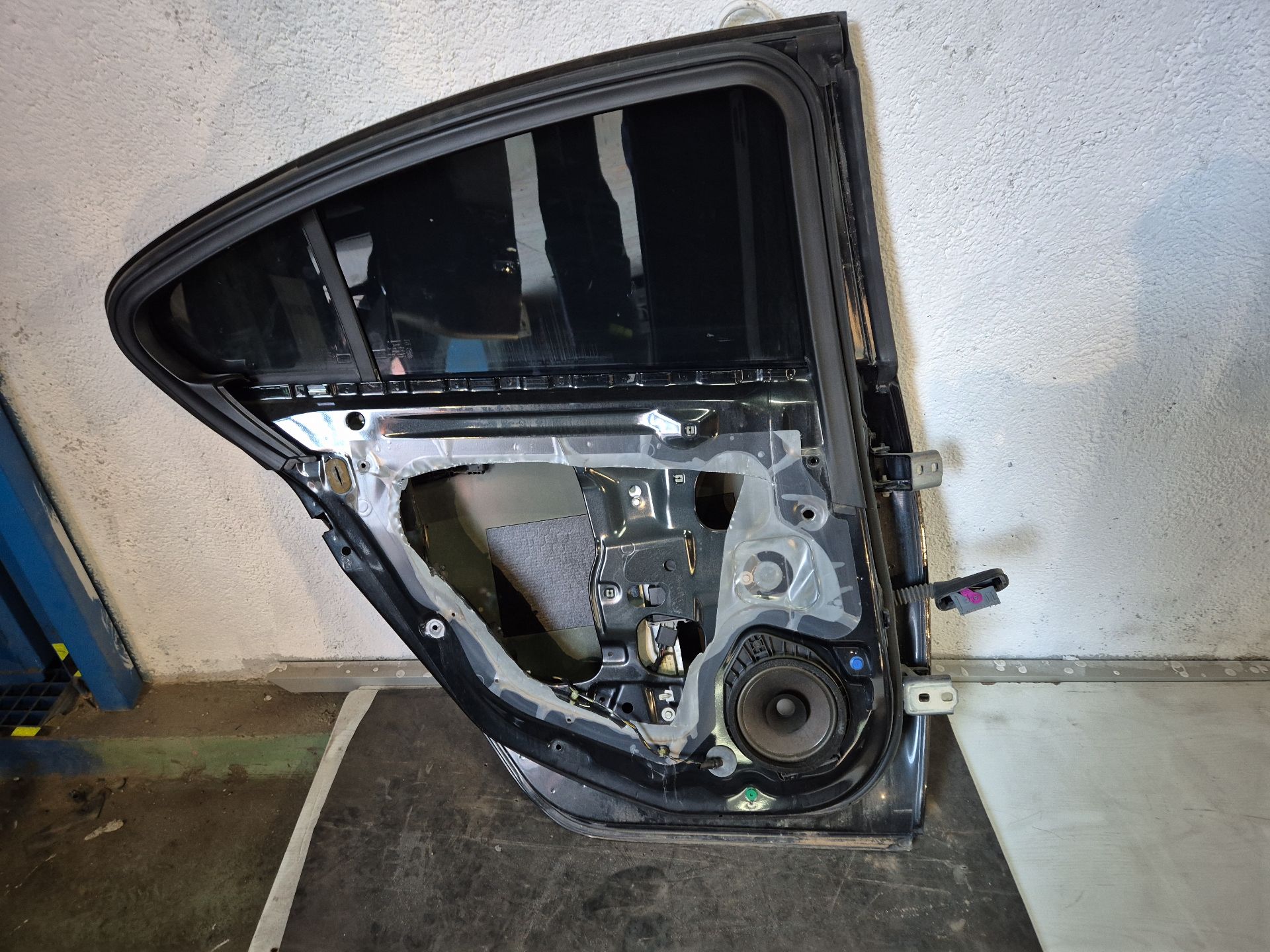 PUERTA TRASERA IZQUIERDA OPEL INSIGNIA 