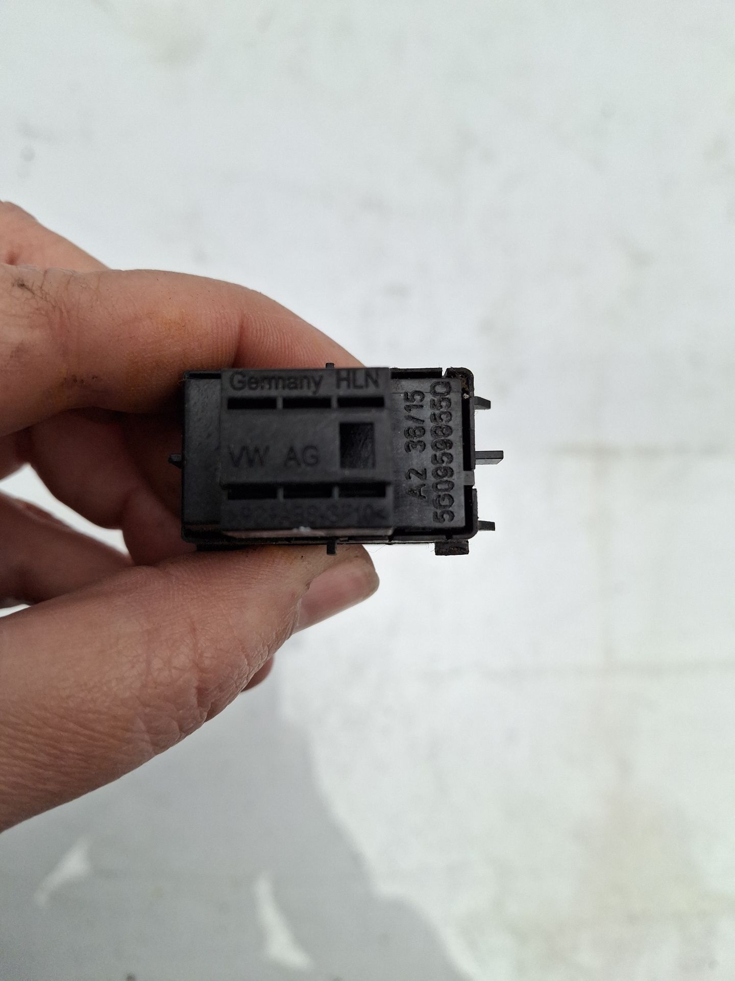 MANDO ELEVALUNAS DELANTERO DERECHO SEAT LEON 