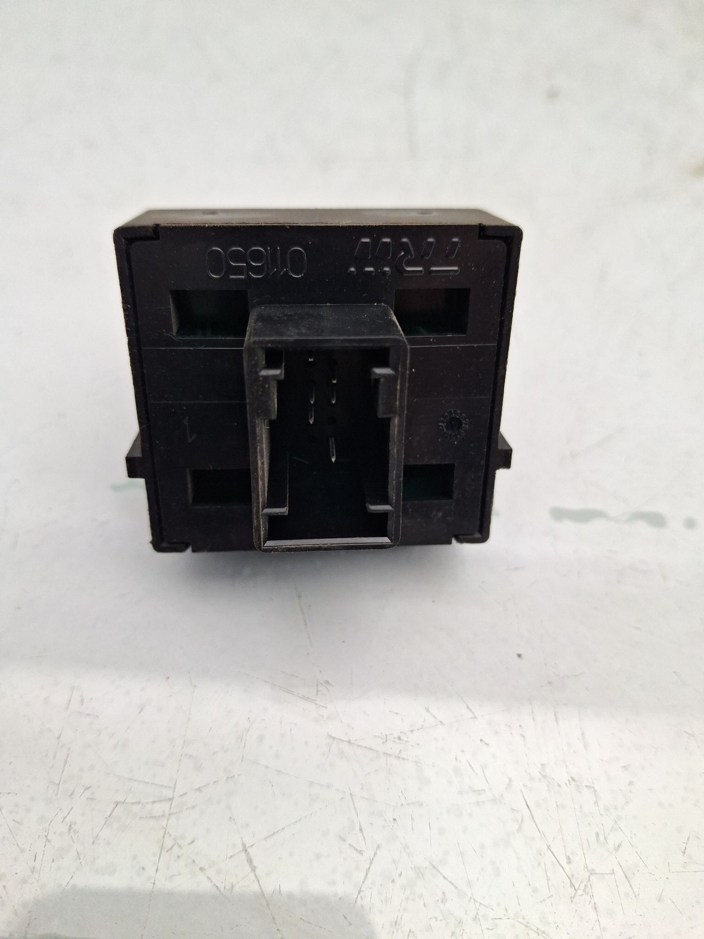 MANDO ELEVALUNAS DELANTERO IZQUIERDO FIAT GRANDE 