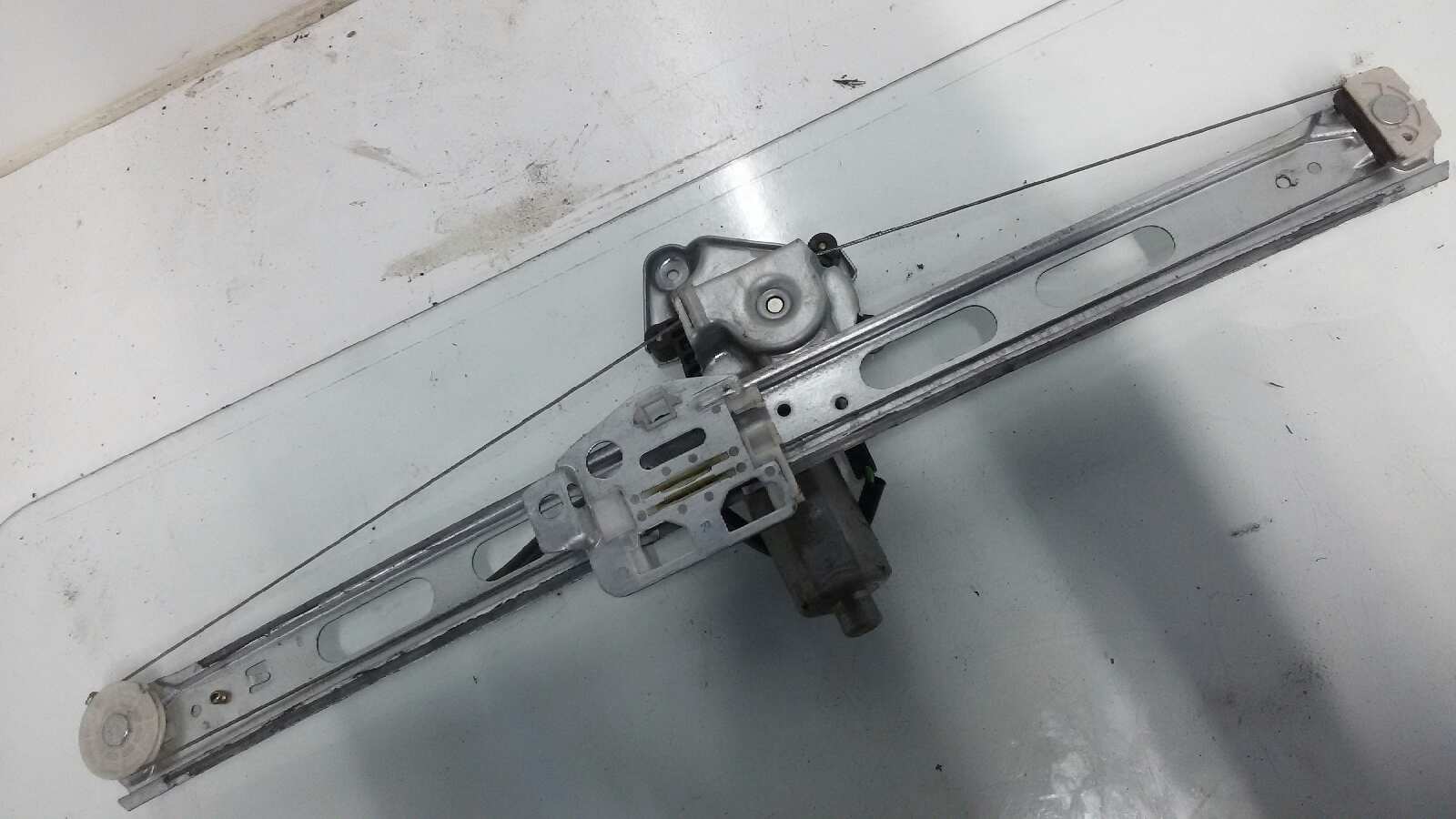 ELEVALUNAS DELANTERO DERECHO MERCEDES-BENZ CLASE A M166940