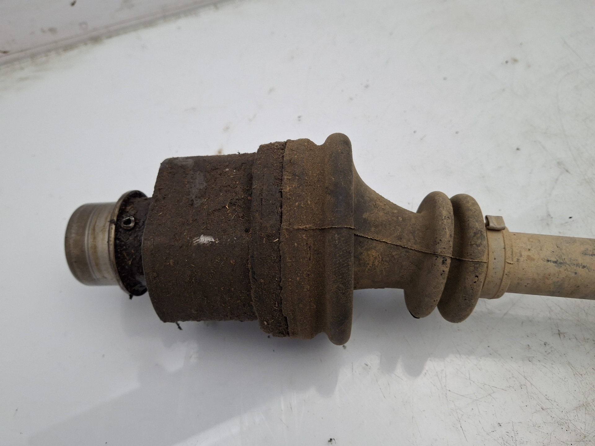 TRANSMISION DELANTERA DERECHA RENAULT TRAFIC J8S