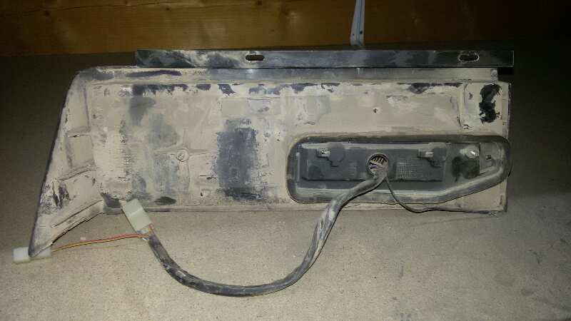 PILOTO TRASERO DERECHO SEAT RONDA 124 B 7000