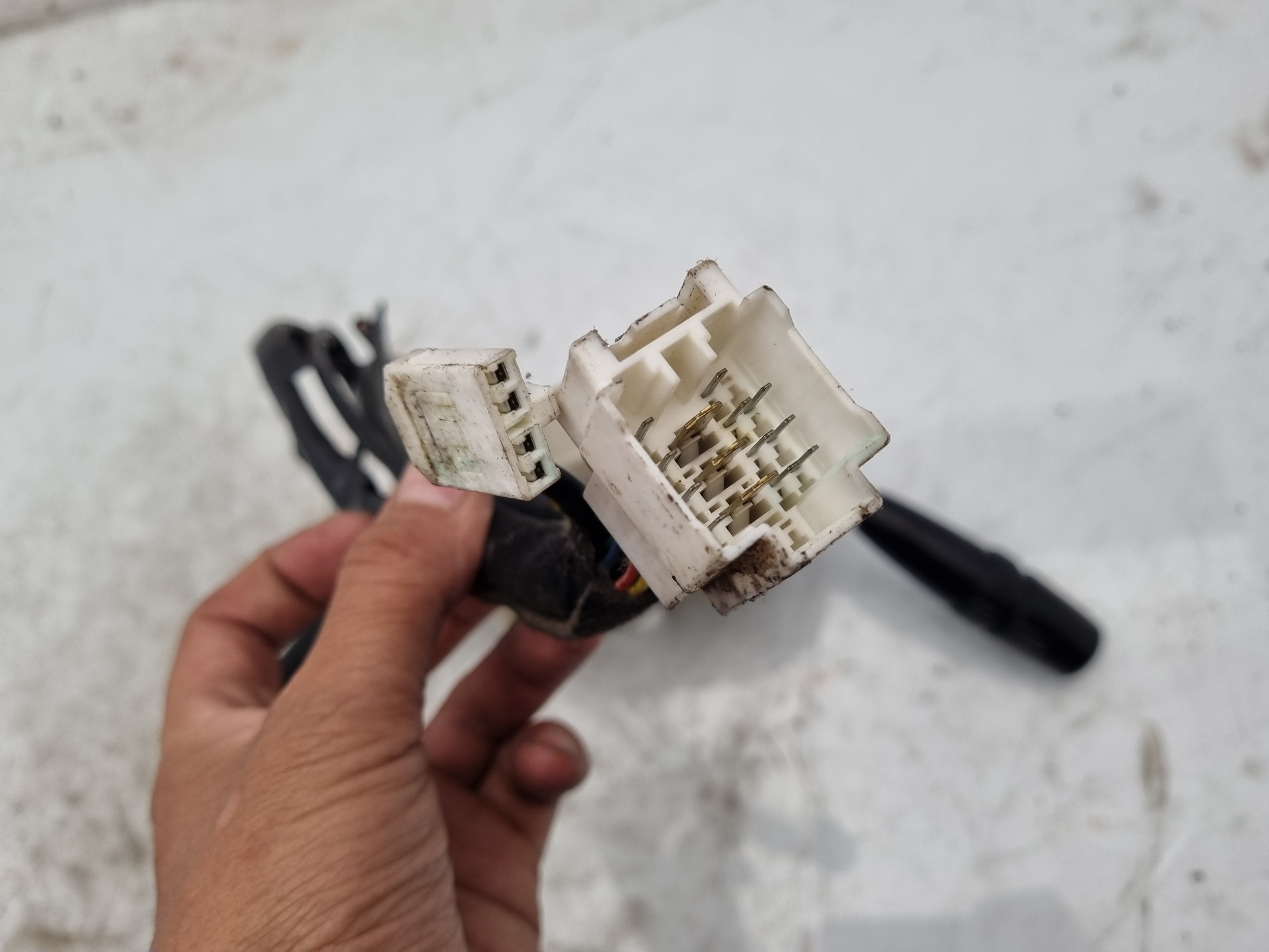 MANDO MULTIFUNCION KIA CARNIVAL D/J3