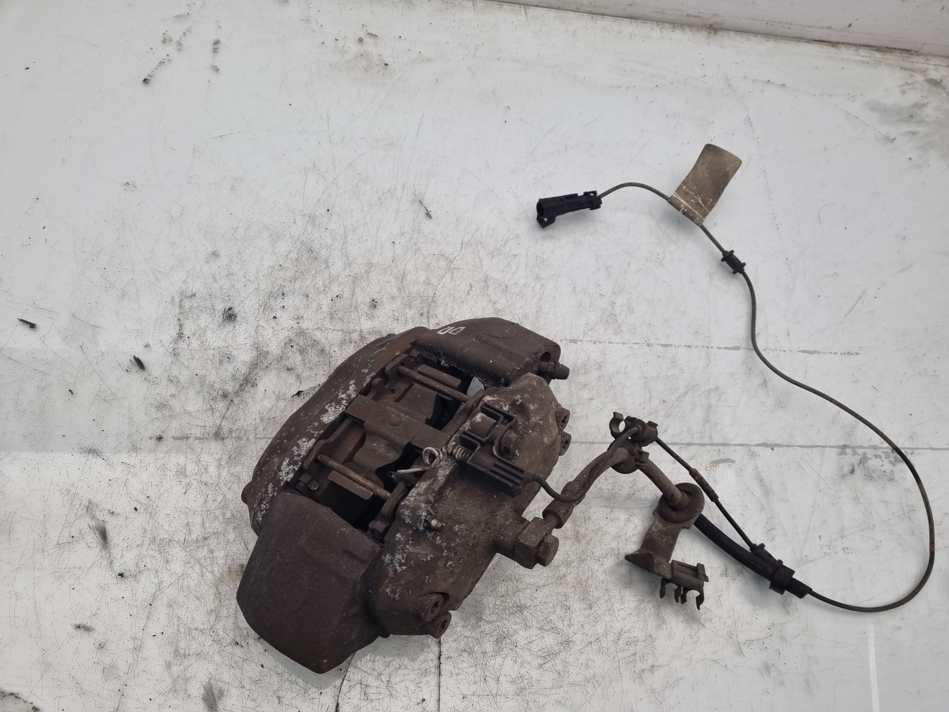 PINZA FRENO DELANTERA DERECHA MERCEDES-BENZ CLASE  612963