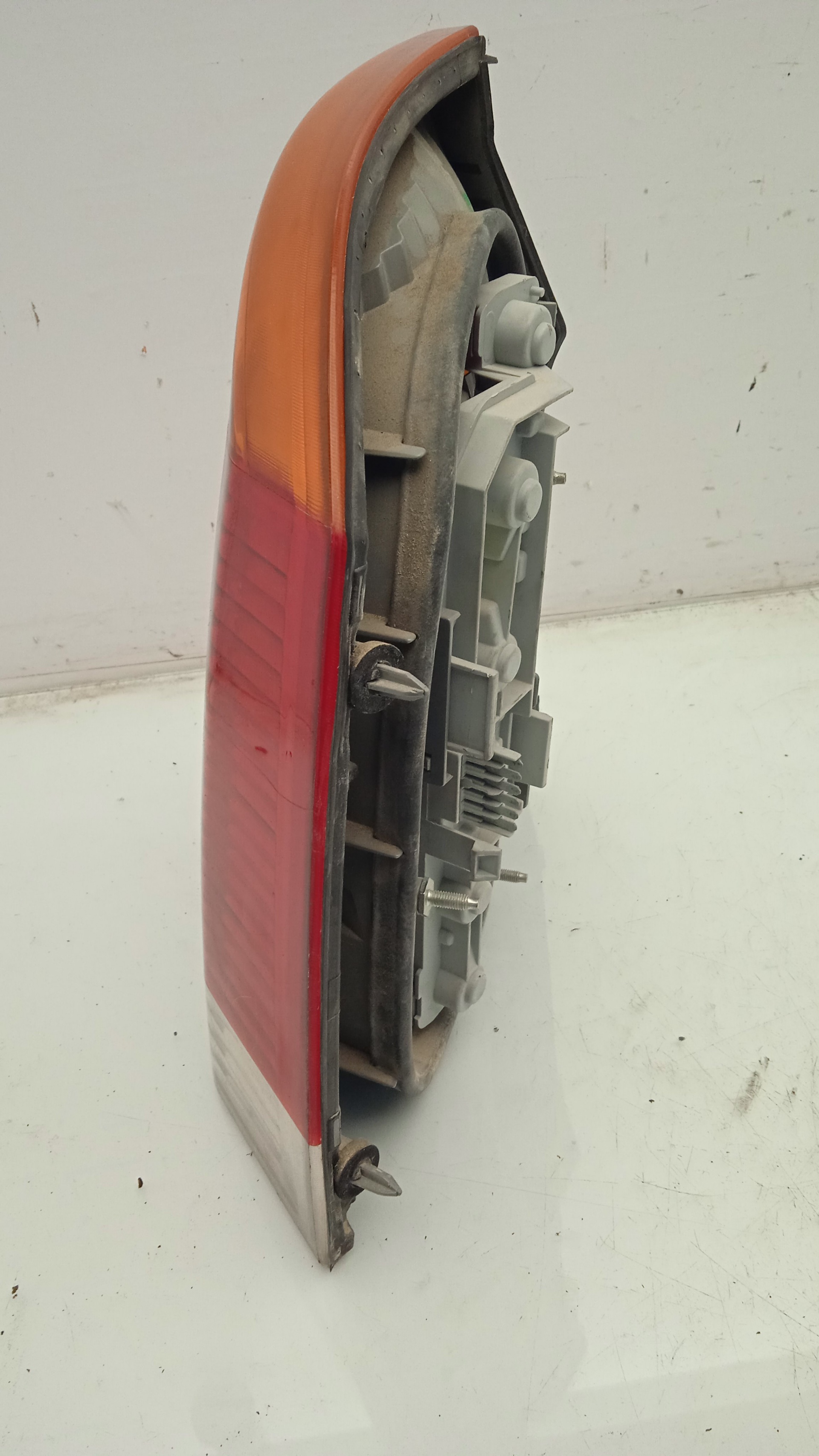 PILOTO TRASERO DERECHO OPEL VECTRA Z22SE