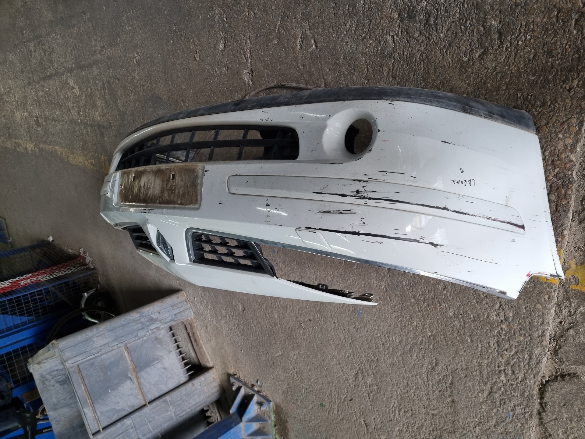 PARAGOLPES DELANTERO RENAULT LAGUNA F9Q D6