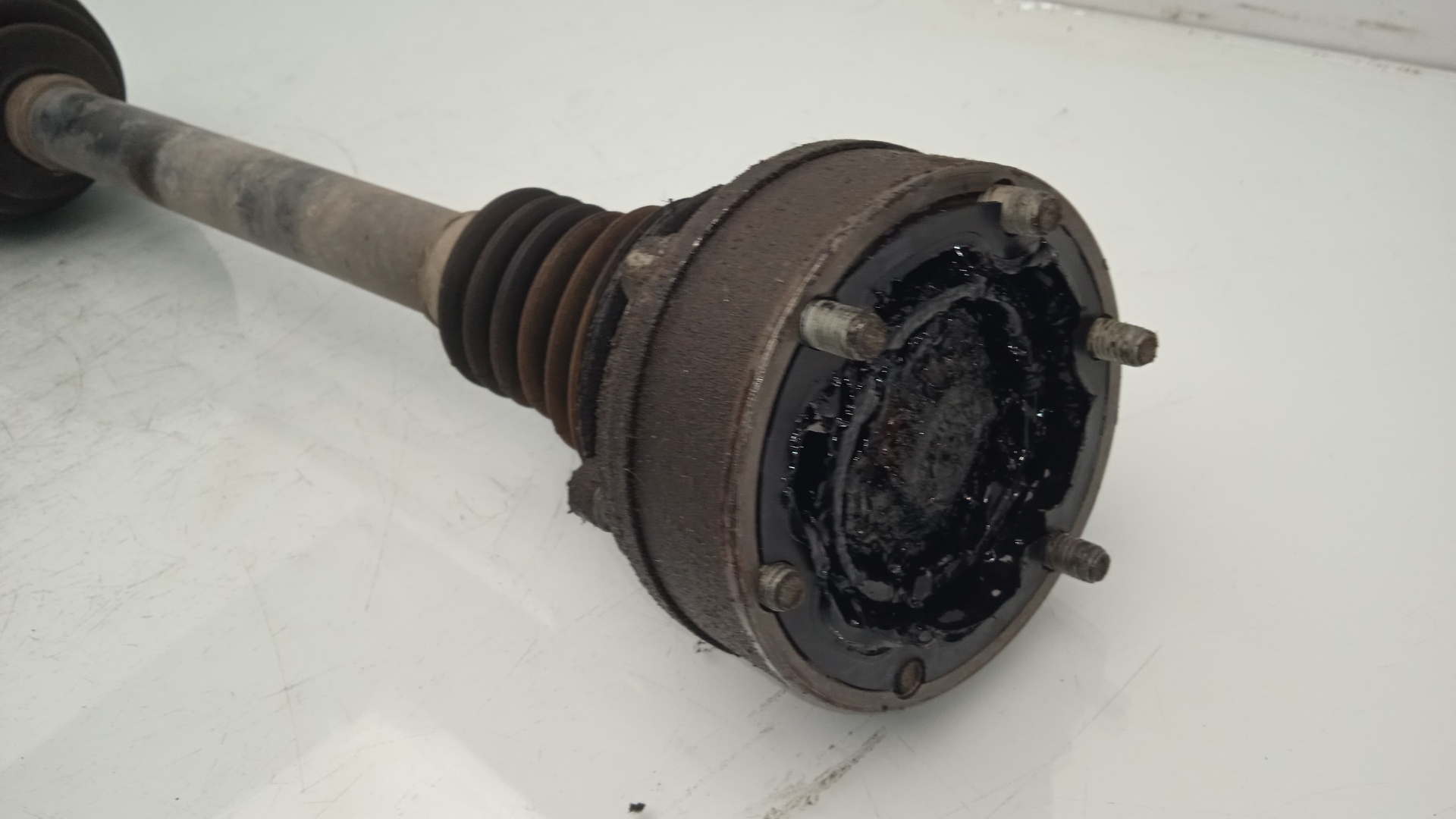 TRANSMISION DELANTERA IZQUIERDA VOLKSWAGEN GOLF BXE