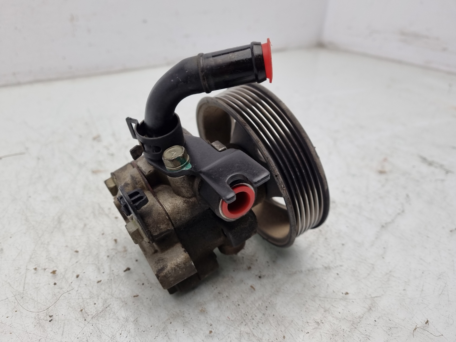 BOMBA DIRECCION KIA CARENS D4EA