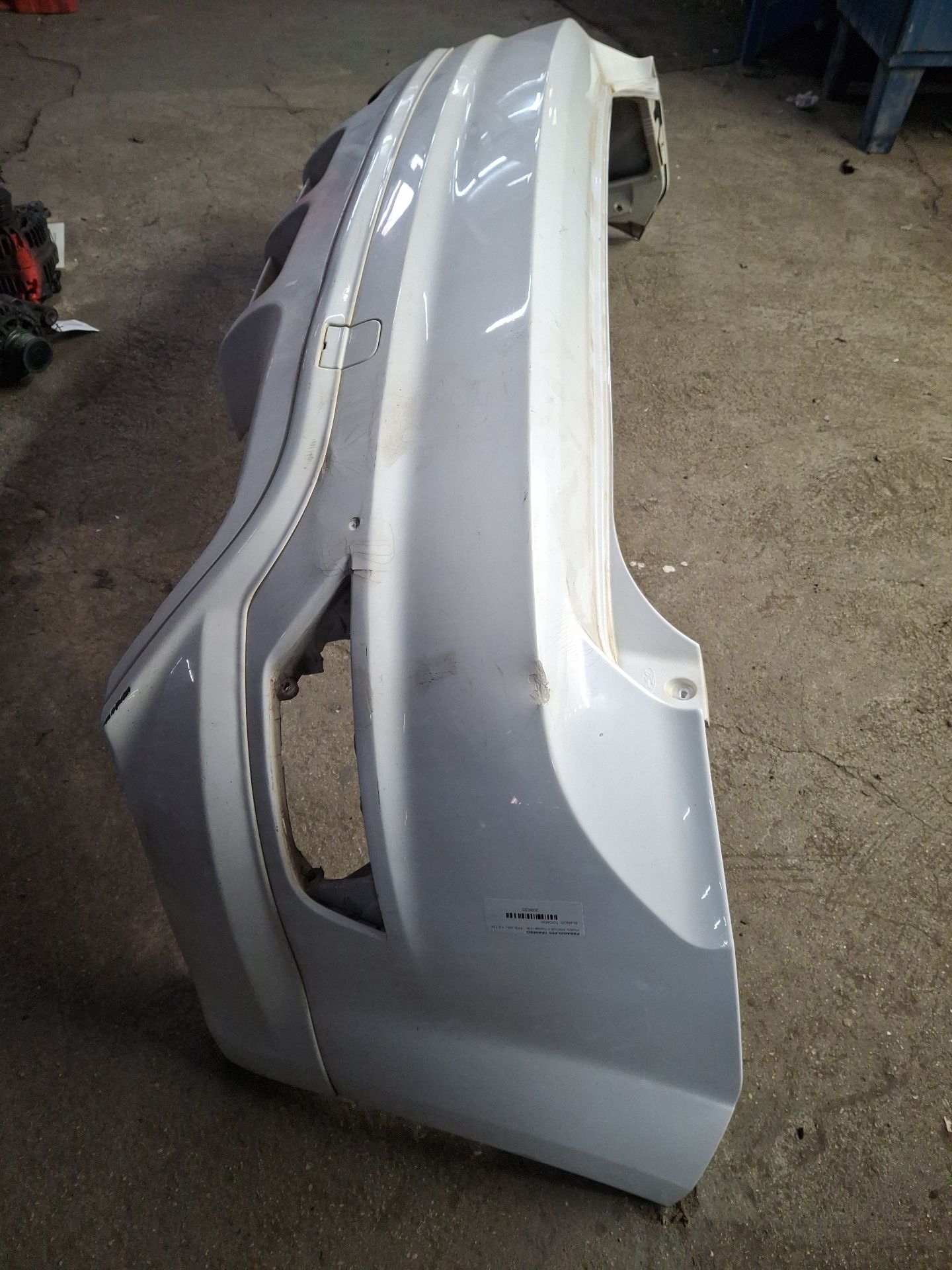 PARAGOLPES TRASERO FORD FOCUS 