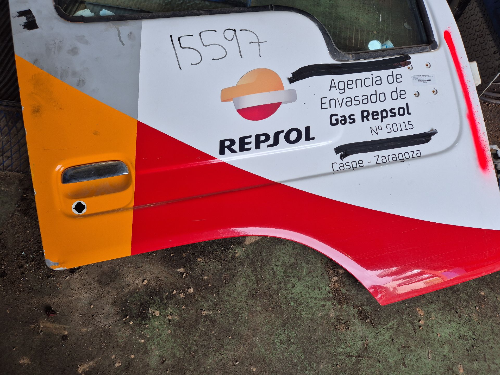 PUERTA DELANTERA DERECHA NISSAN CABSTAR 