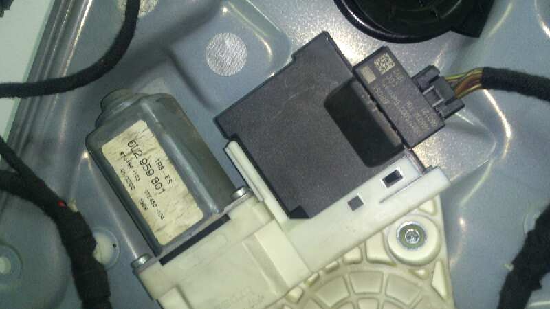 ELEVALUNAS DELANTERO DERECHO SEAT IBIZA AXR