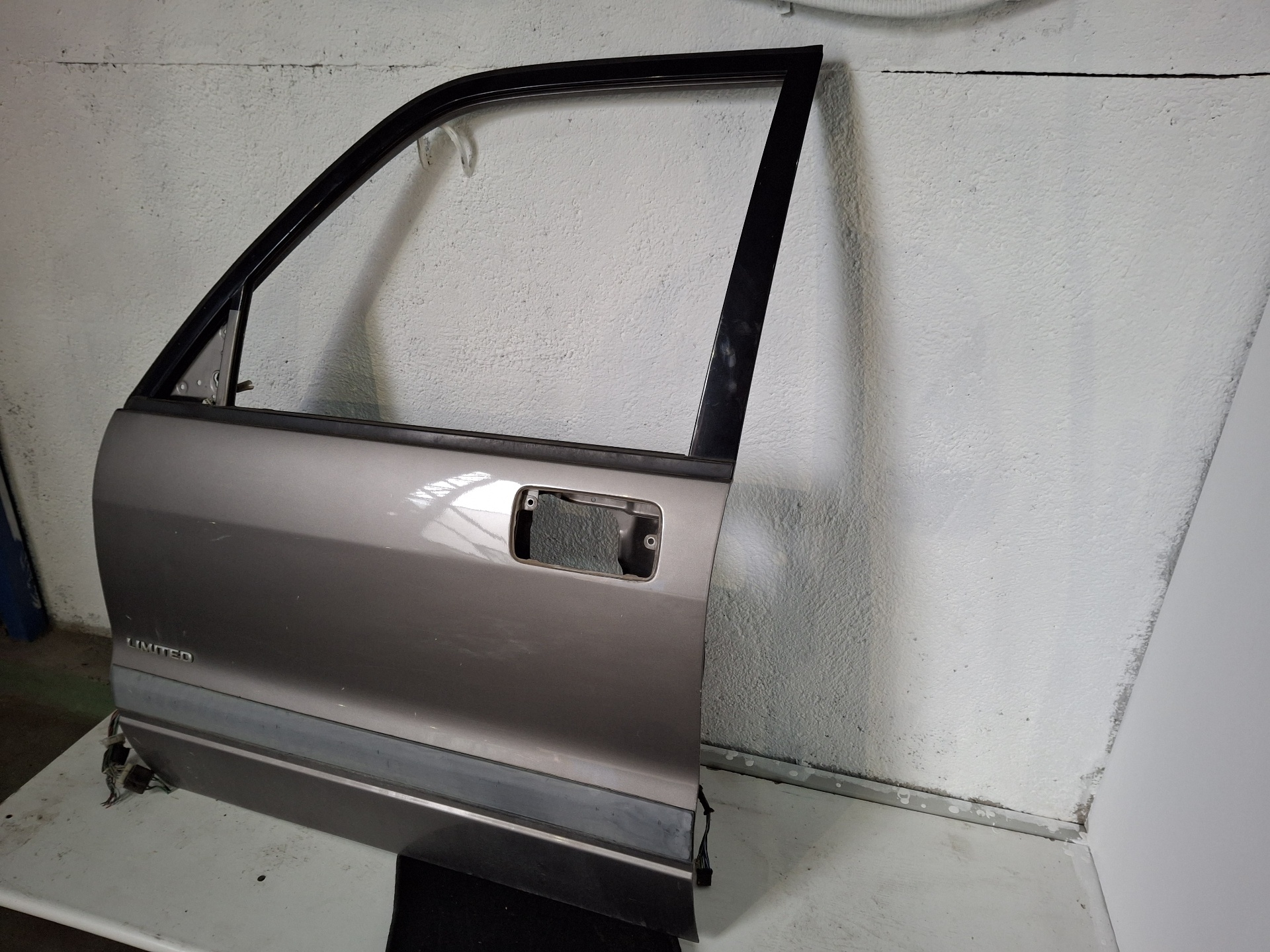 PUERTA DELANTERA IZQUIERDA ISUZU TROOPER 4JX1