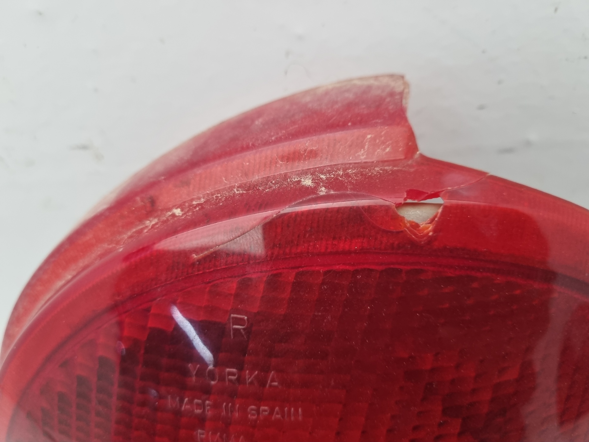 PILOTO TRASERO DERECHO OPEL CORSA X17D