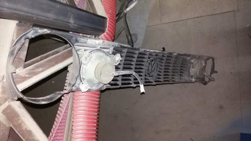 REJILLA DELANTERA VOLKSWAGEN POLO 