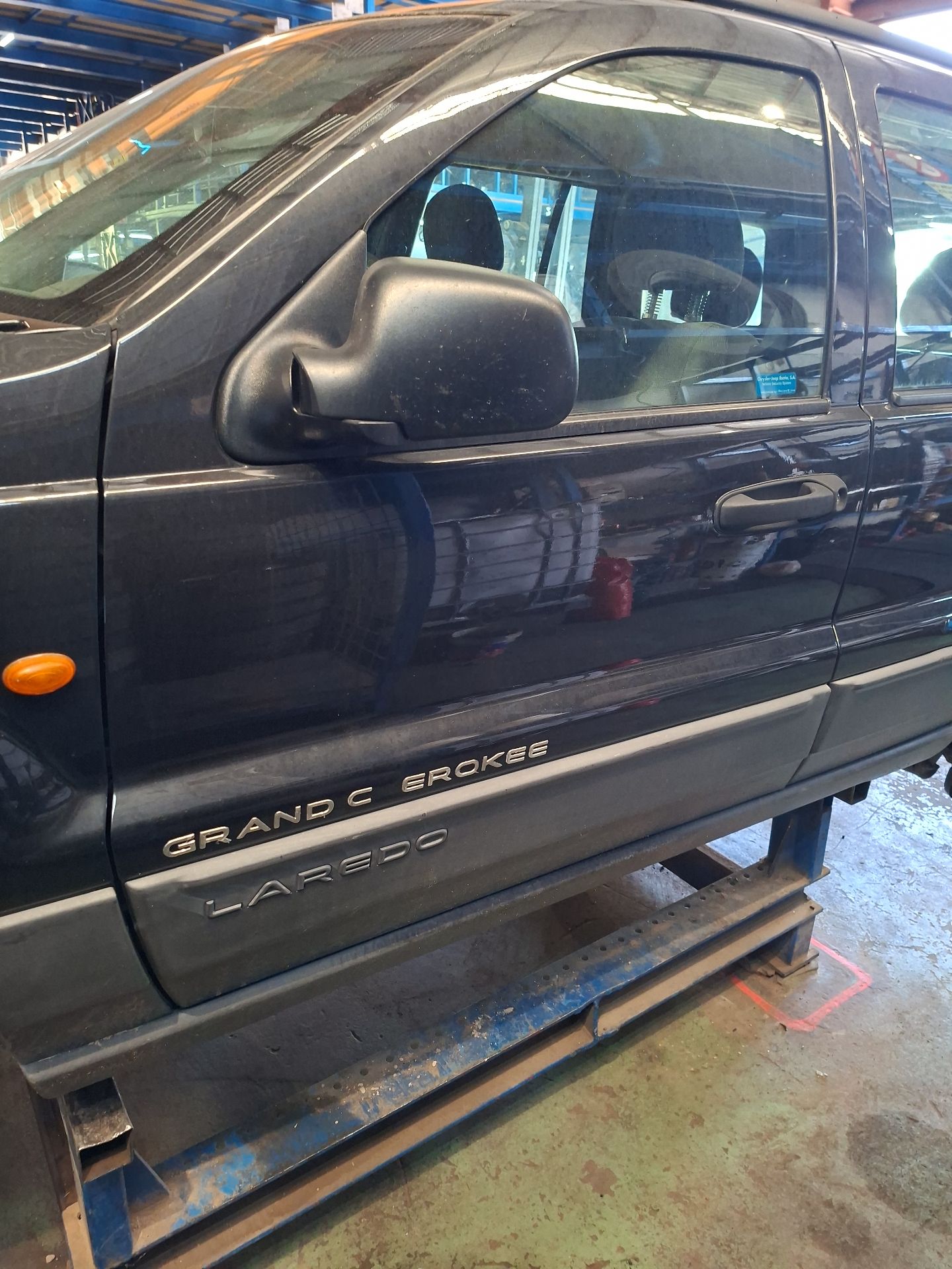 PUERTA DELANTERA IZQUIERDA JEEP GRAND 