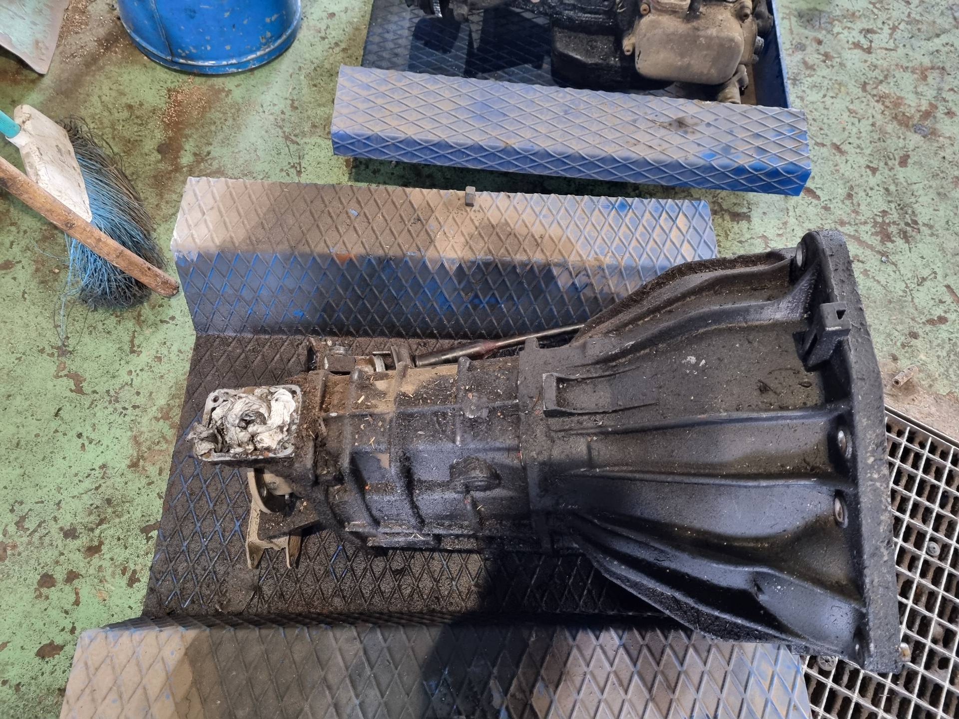 CAJA CAMBIOS IVECO DAILY 