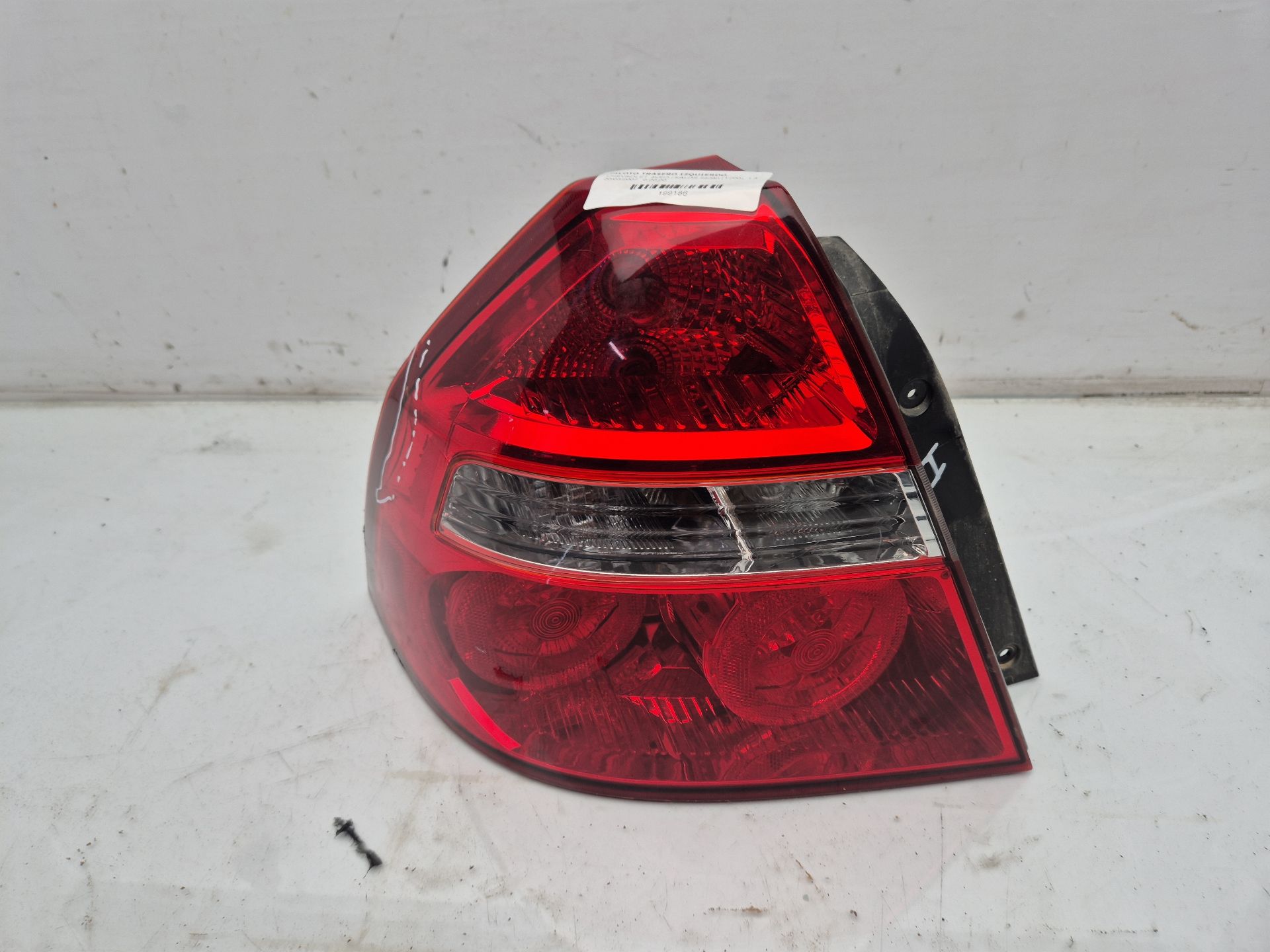 PILOTO TRASERO IZQUIERDO CHEVROLET AVEO 