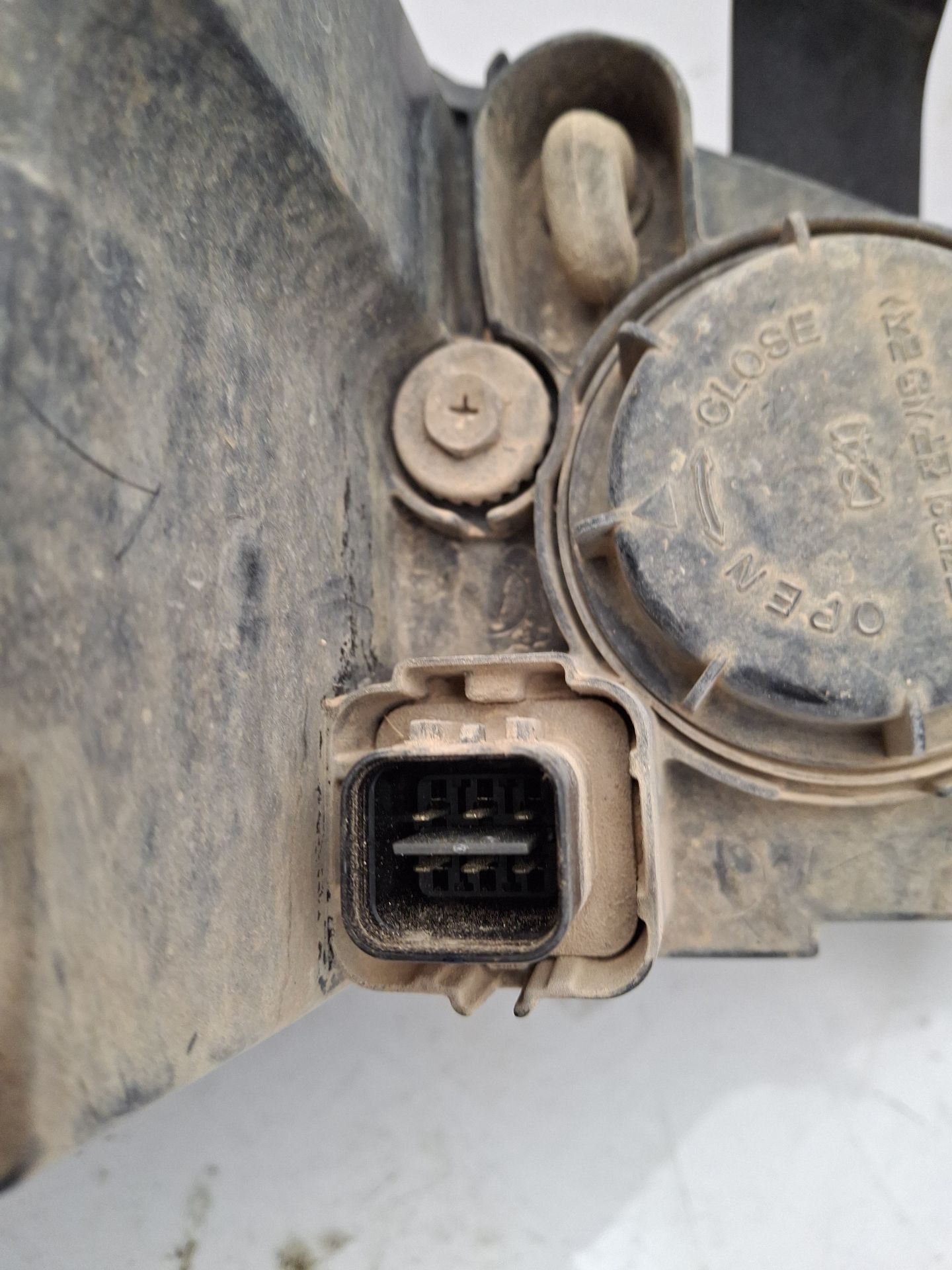 FARO IZQUIERDO SSANGYONG KYRON 