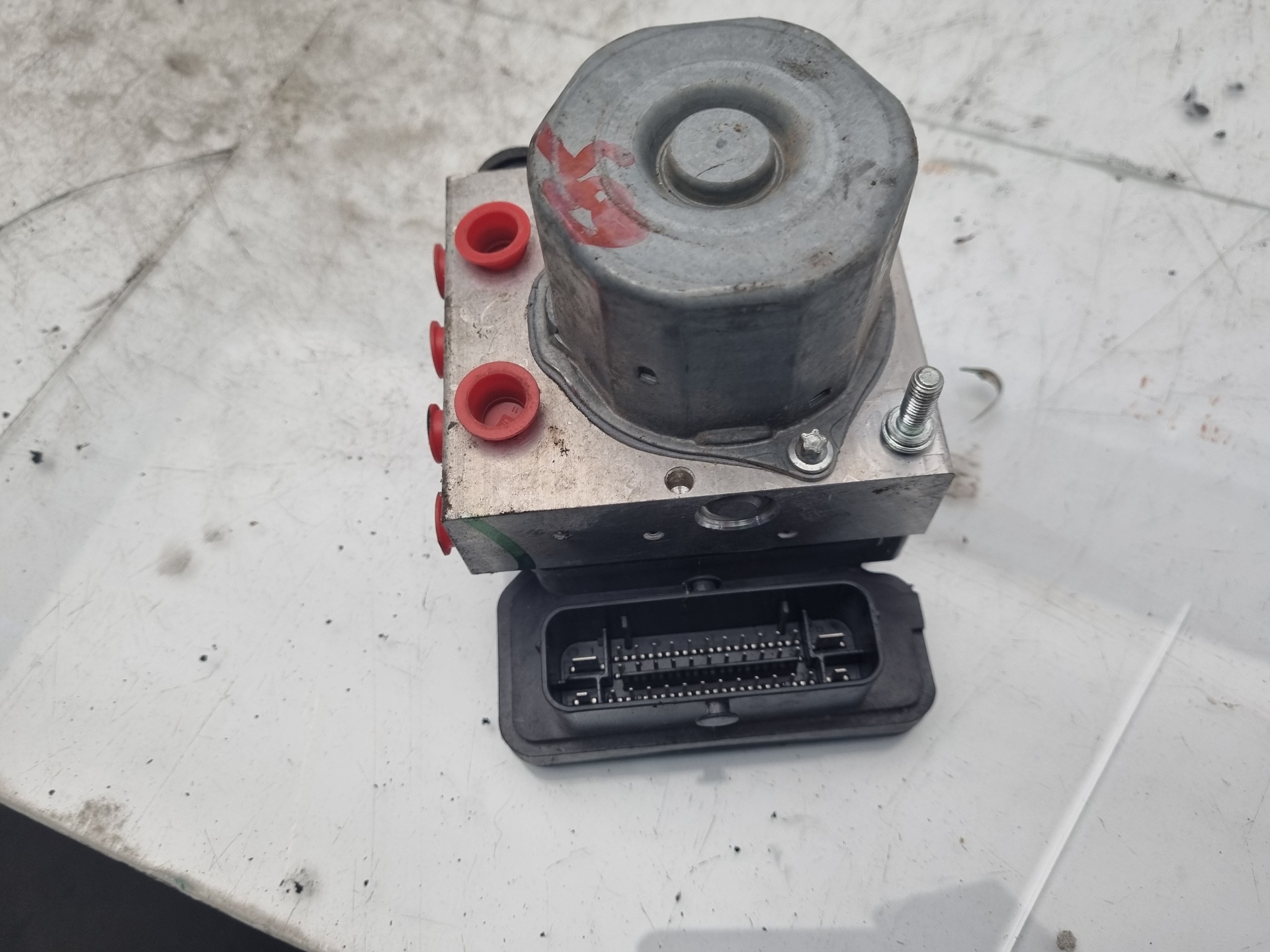 ABS INFINITI Q30 270910