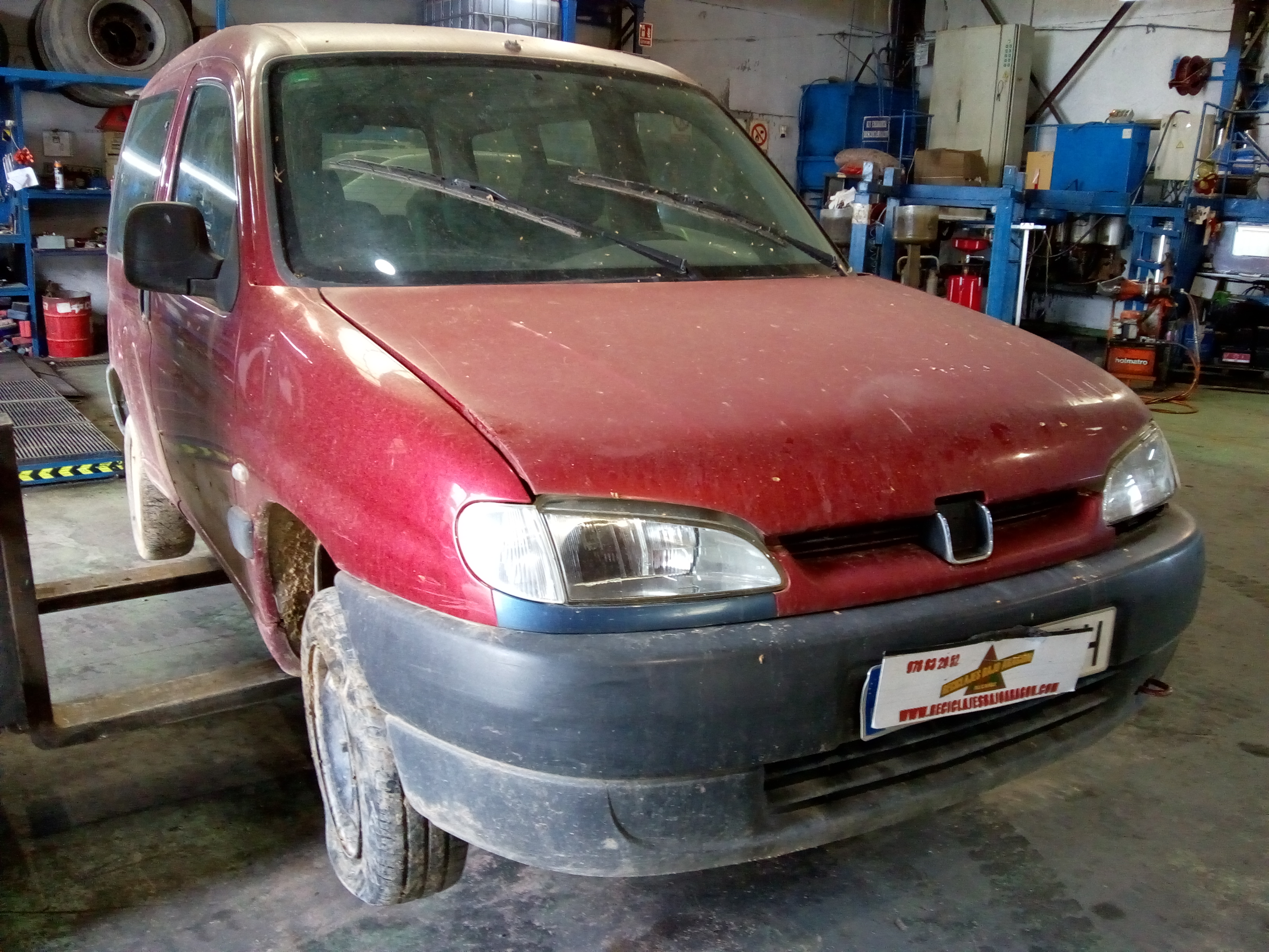 CAJA RELES / FUSIBLES PEUGEOT PARTNER WJZ