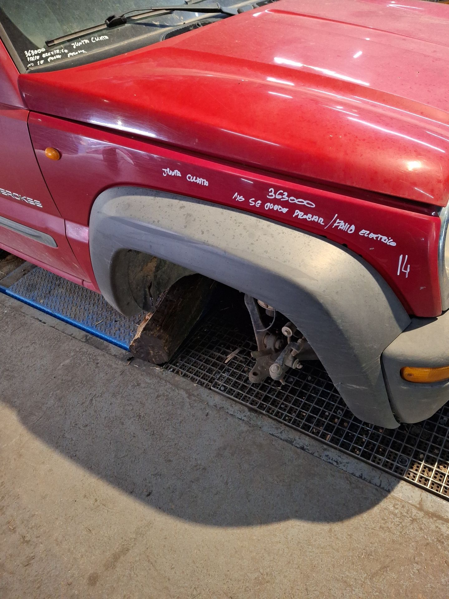 ALETA DELANTERA DERECHA JEEP CHEROKEE 