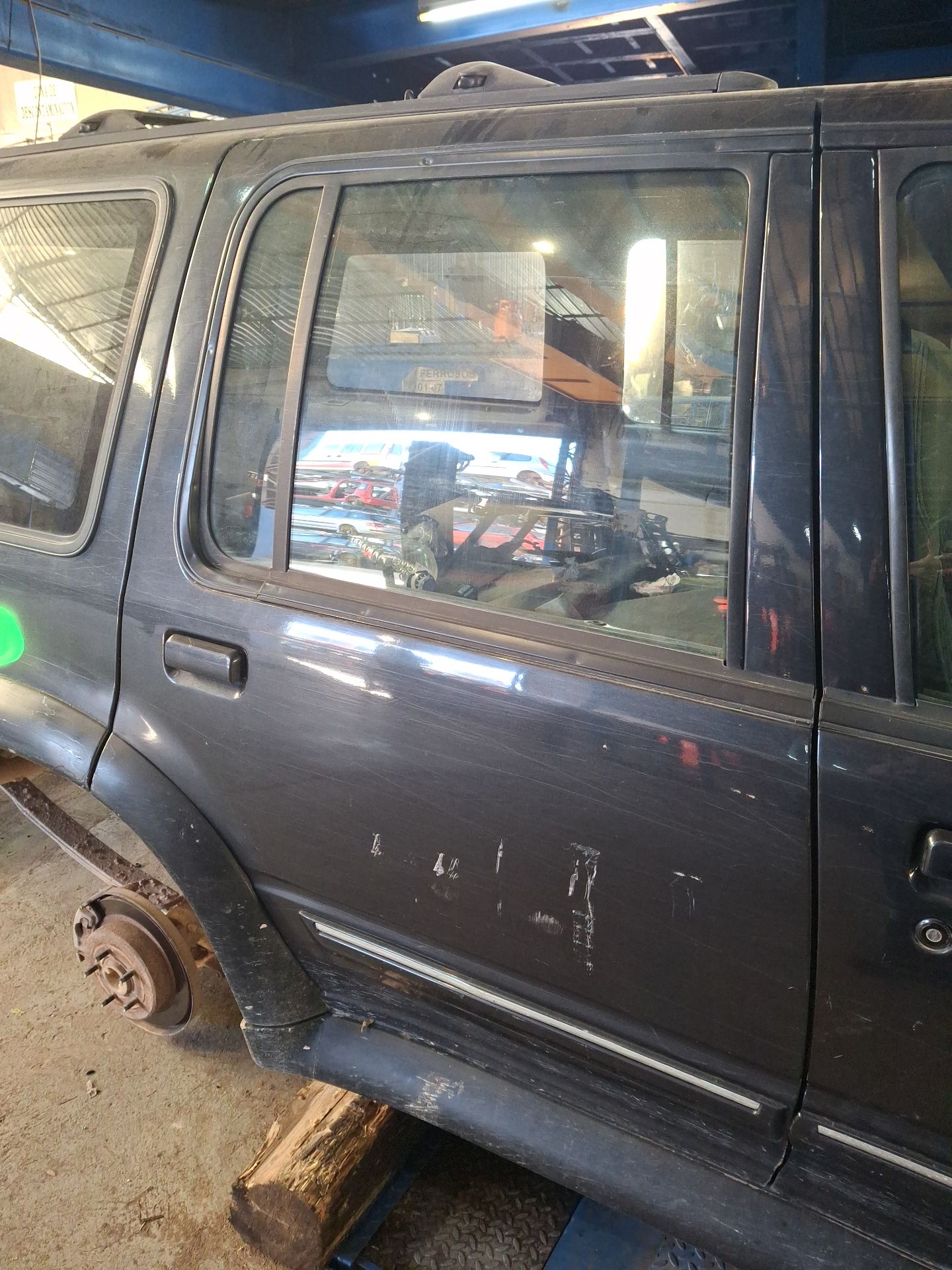 PUERTA TRASERA DERECHA FORD USA EXPLORER 