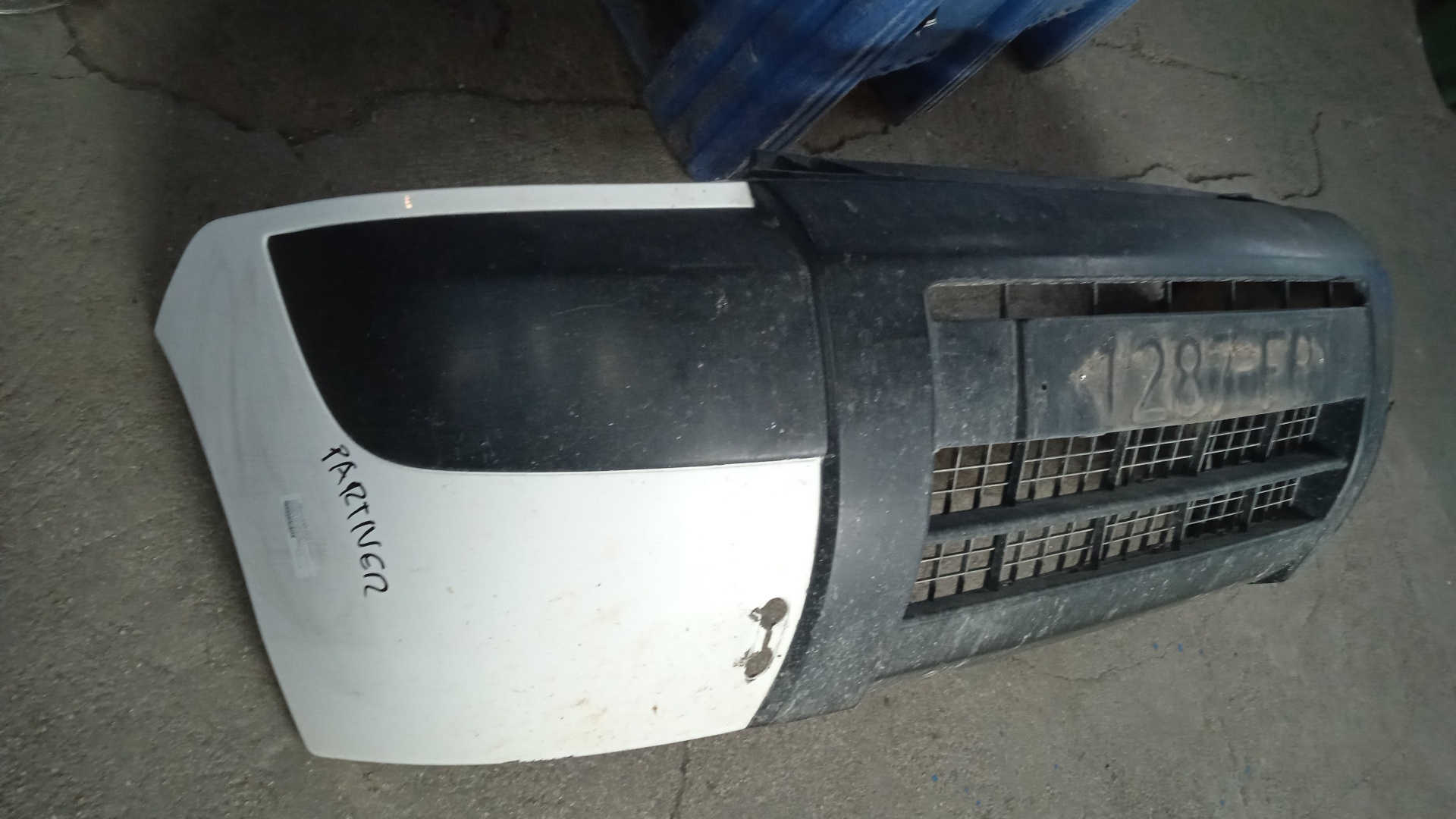 PARAGOLPES DELANTERO PEUGEOT PARTNER 9HWD