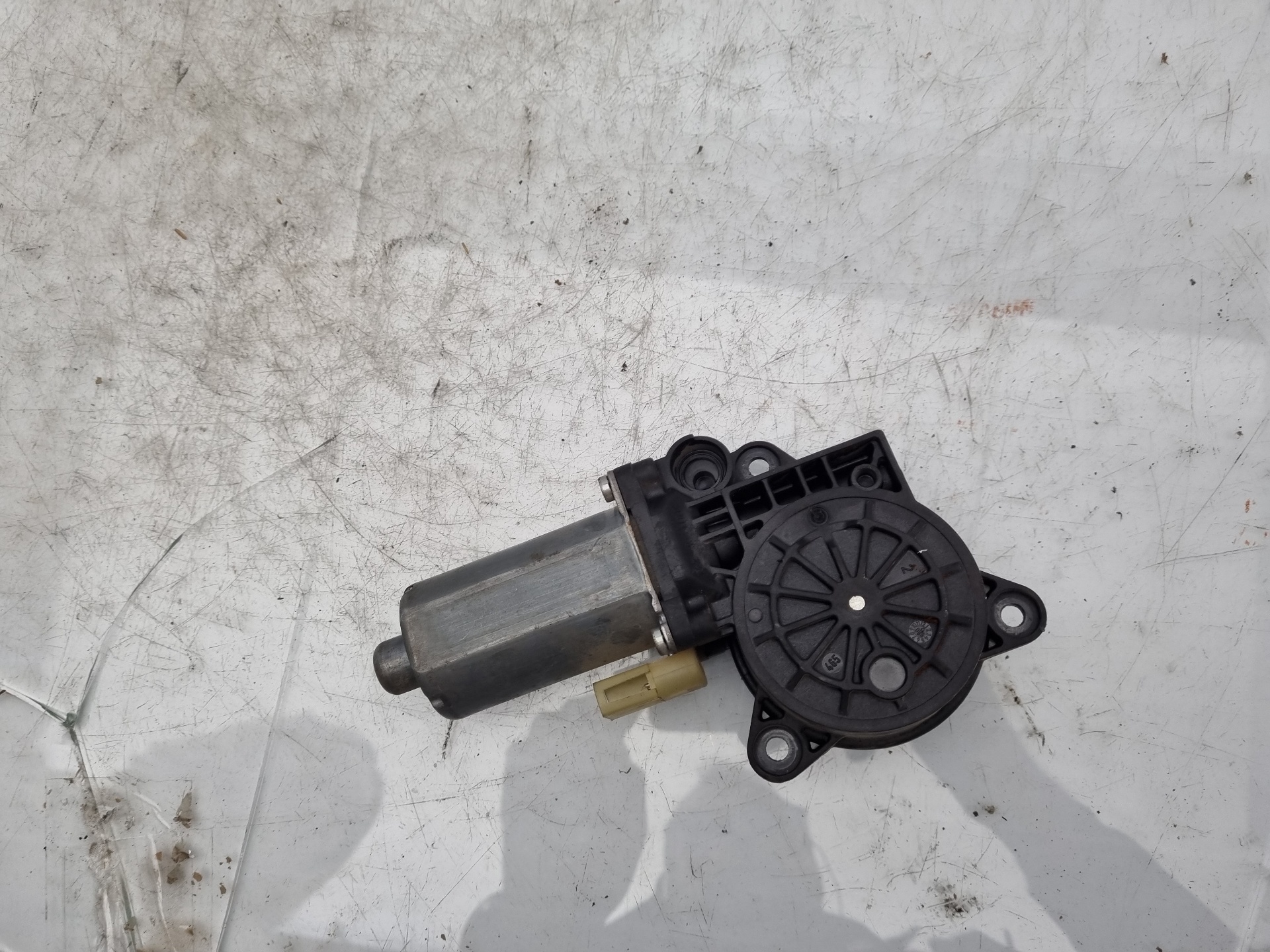 MOTOR ELEVALUNAS DELANTERO DERECHO FORD FUSION F6JA