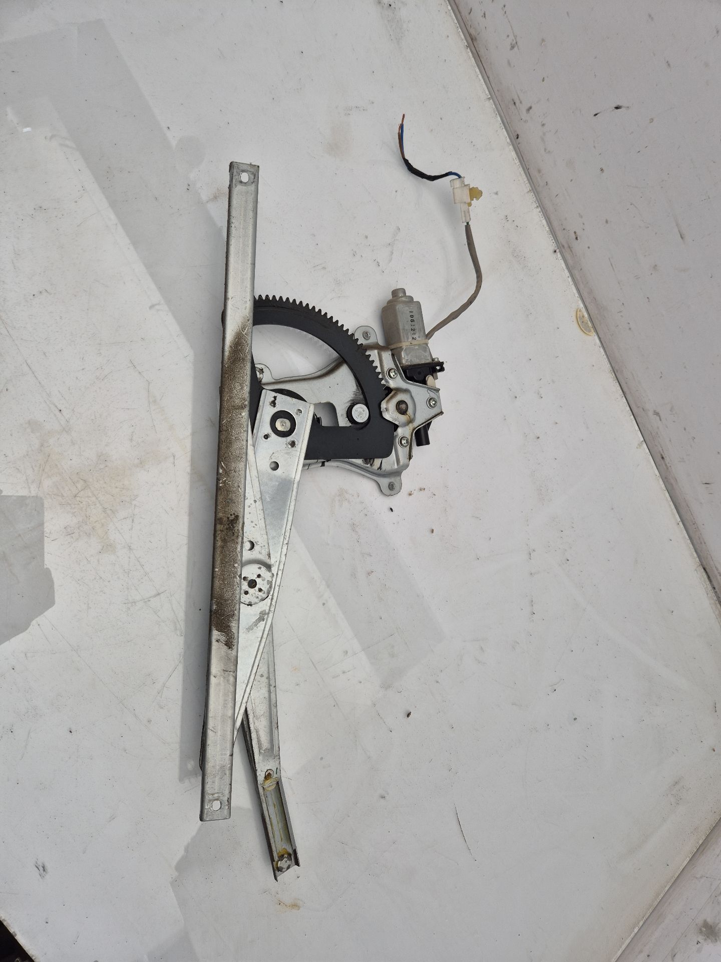 ELEVALUNAS DELANTERO DERECHO CHEVROLET AVEO 