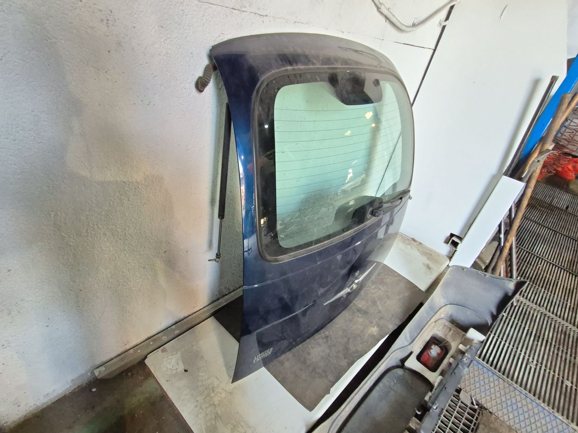 PORTON TRASERO CHRYSLER PT 