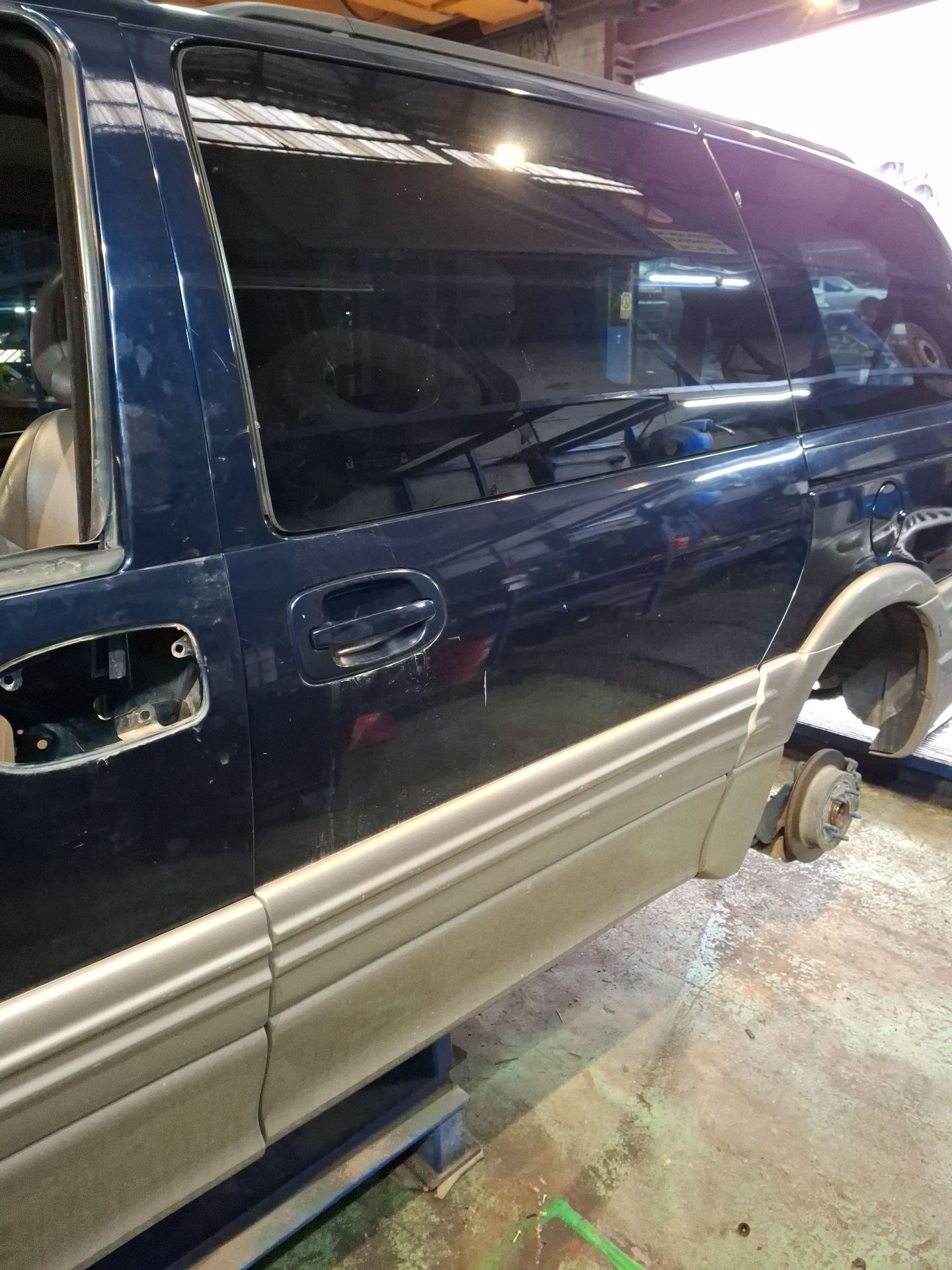 PUERTA LATERAL CORREDERA IZQUIERDA CHEVROLET TRANS 