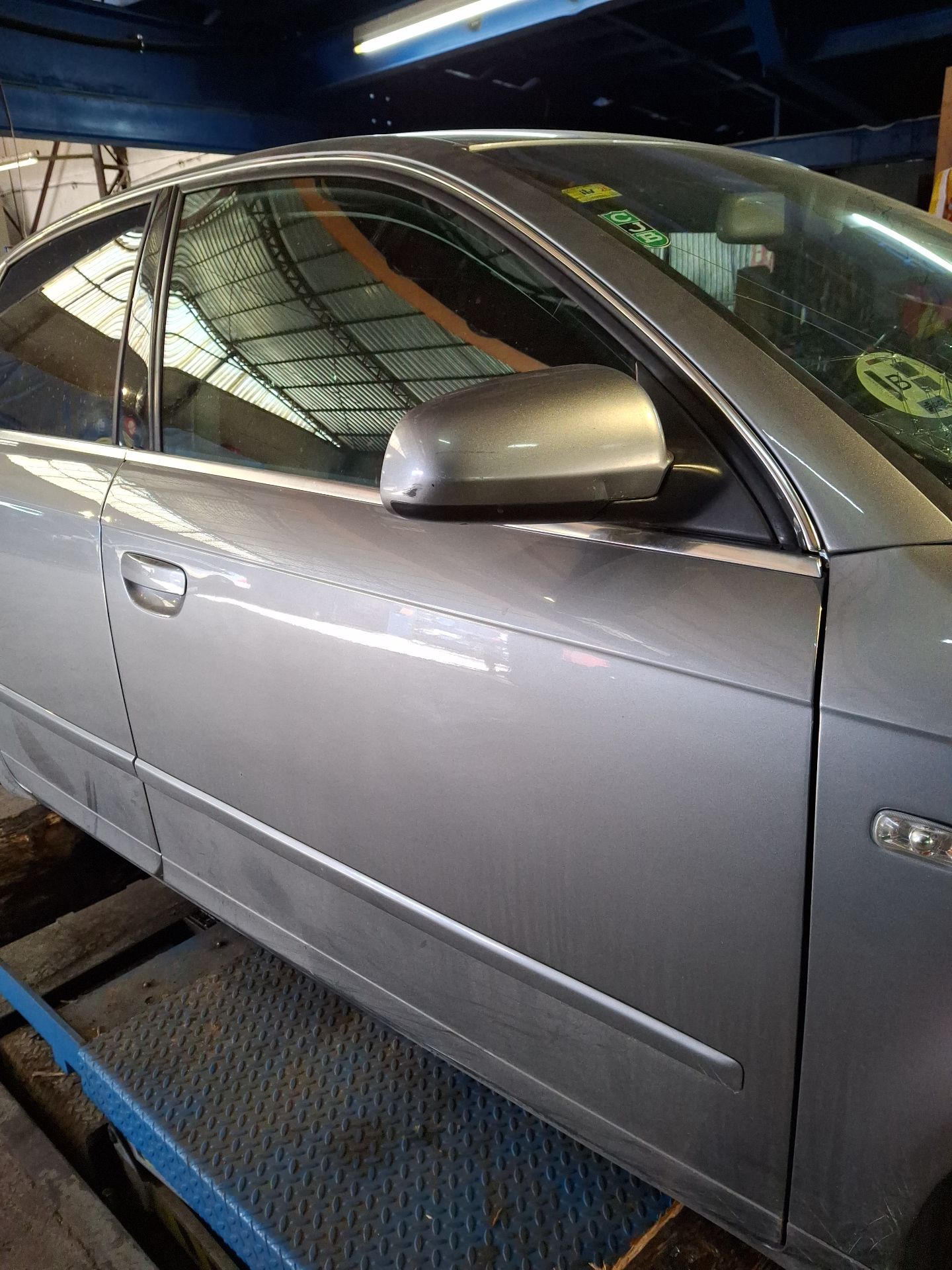 PUERTA DELANTERA DERECHA AUDI A4 