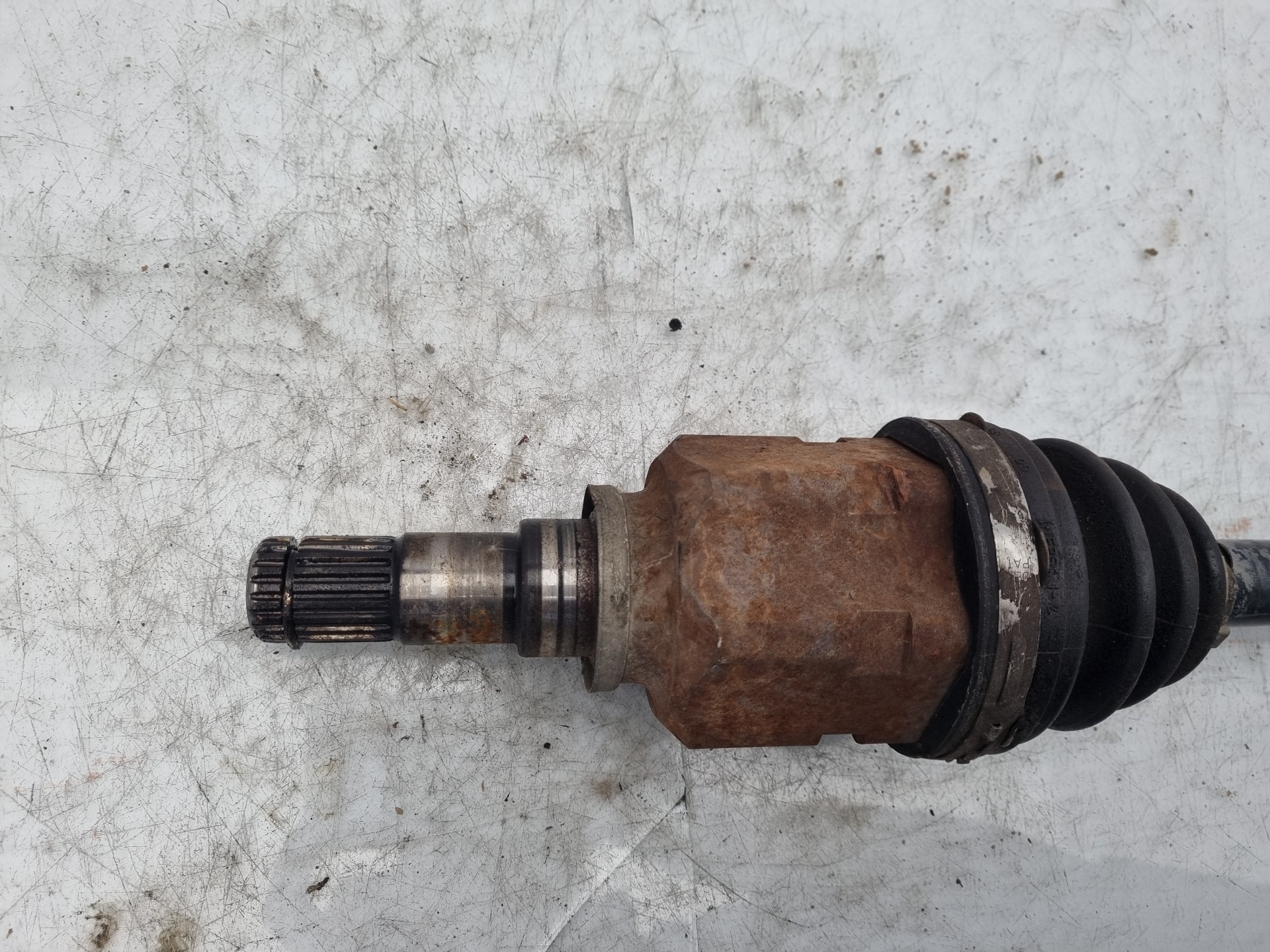 TRANSMISION DELANTERA IZQUIERDA TOYOTA YARIS D1ND