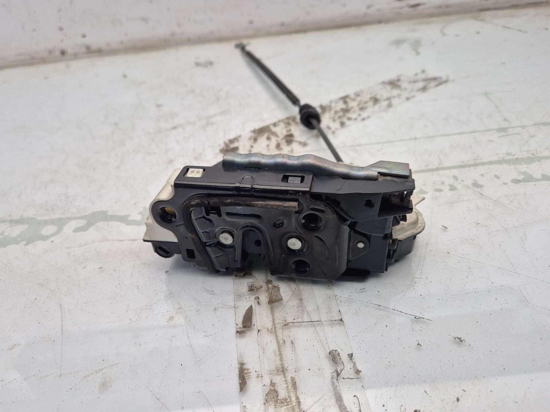 CERRADURA PUERTA DELANTERA DERECHA SKODA SUPERB 