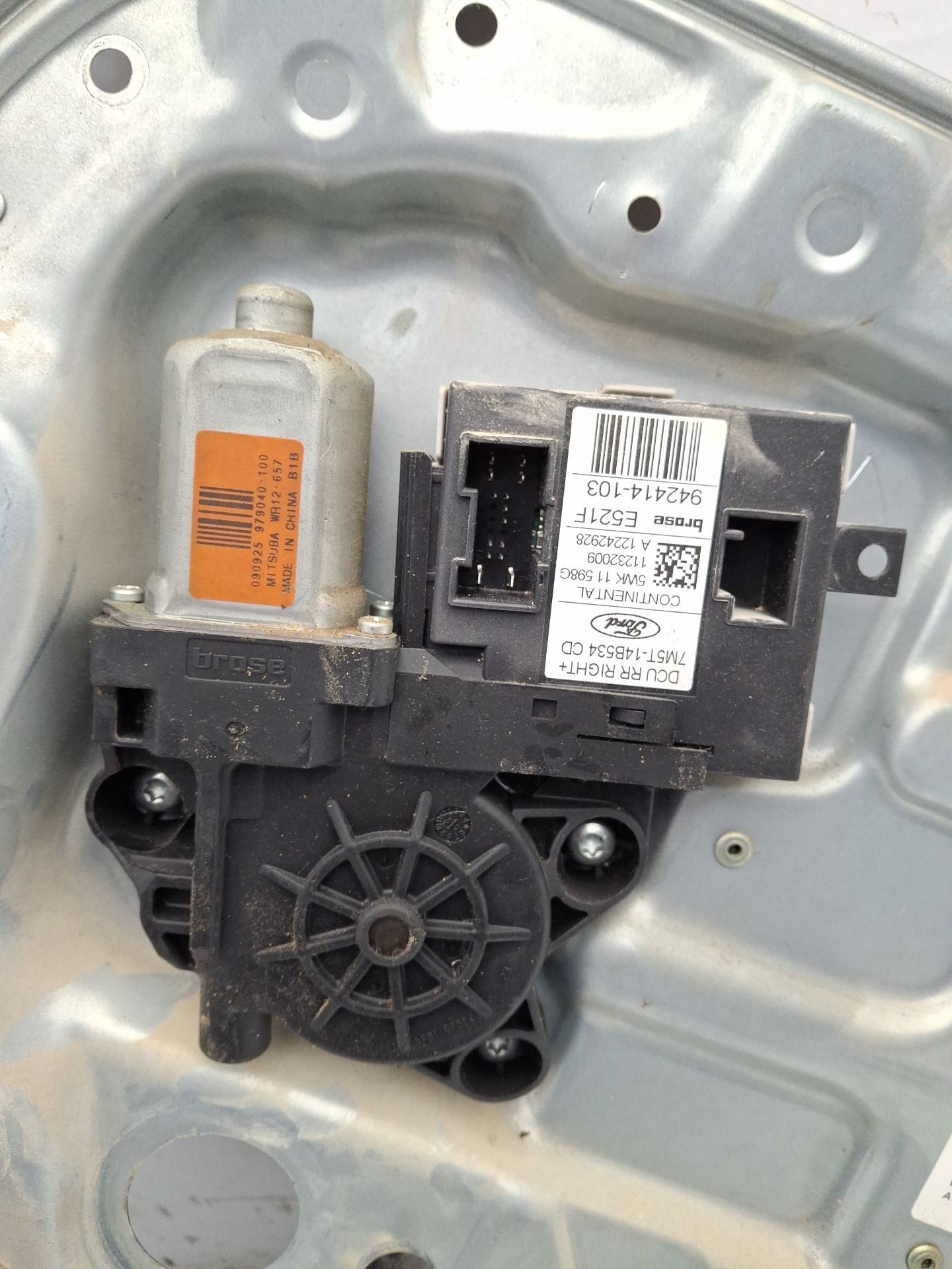 ELEVALUNAS TRASERO DERECHO FORD KUGA 