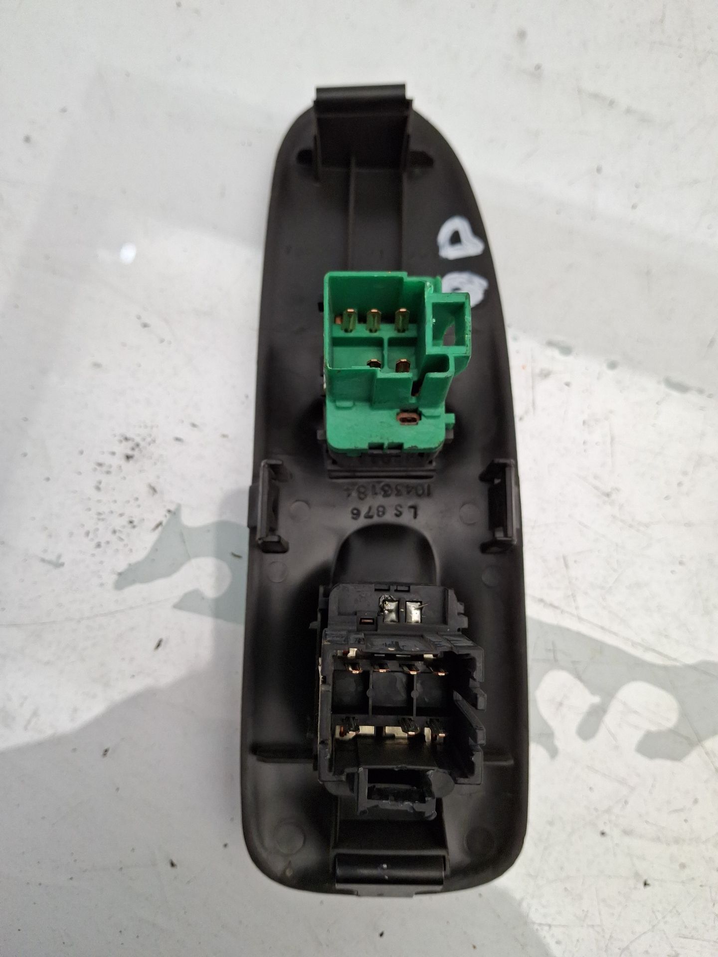 MANDO ELEVALUNAS DELANTERO DERECHO CHEVROLET TRANS 