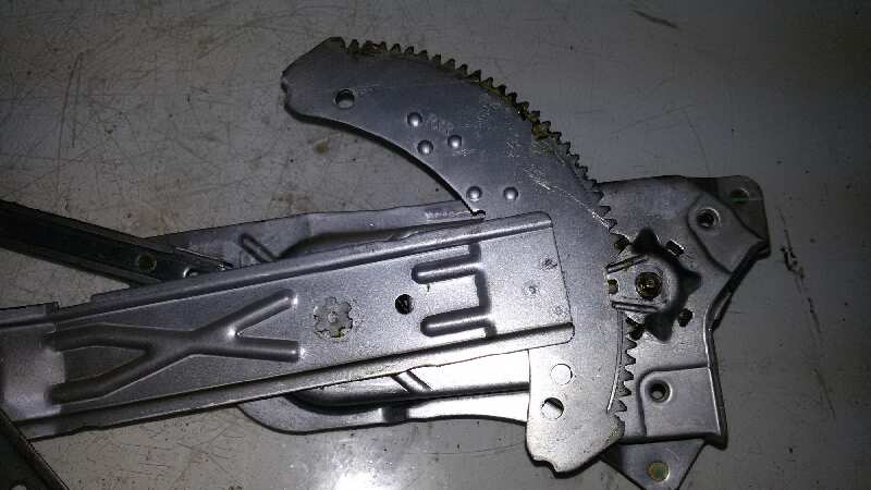 ELEVALUNAS DELANTERO DERECHO RENAULT KANGOO K9K B7