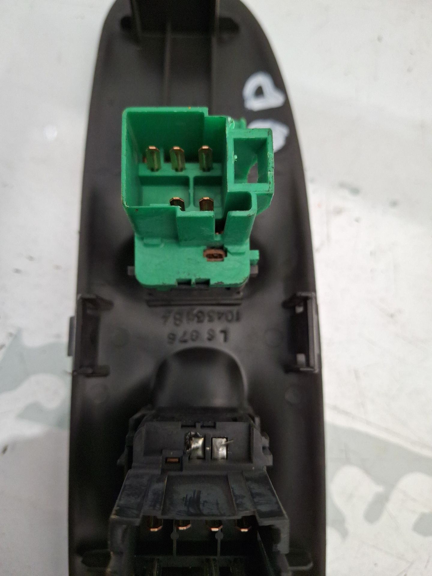 MANDO ELEVALUNAS DELANTERO DERECHO CHEVROLET TRANS 