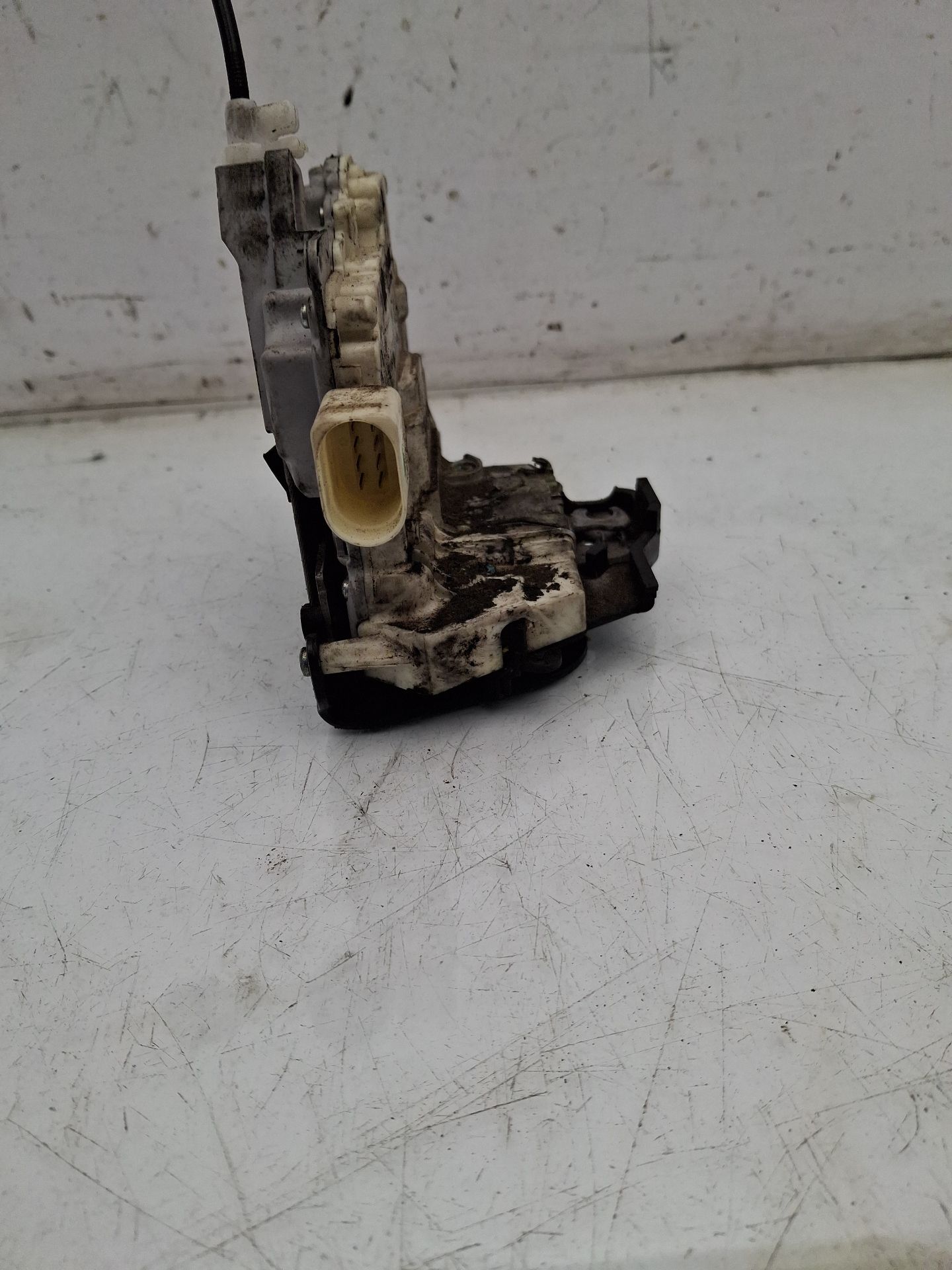 CERRADURA PUERTA TRASERA IZQUIERDA AUDI A6 