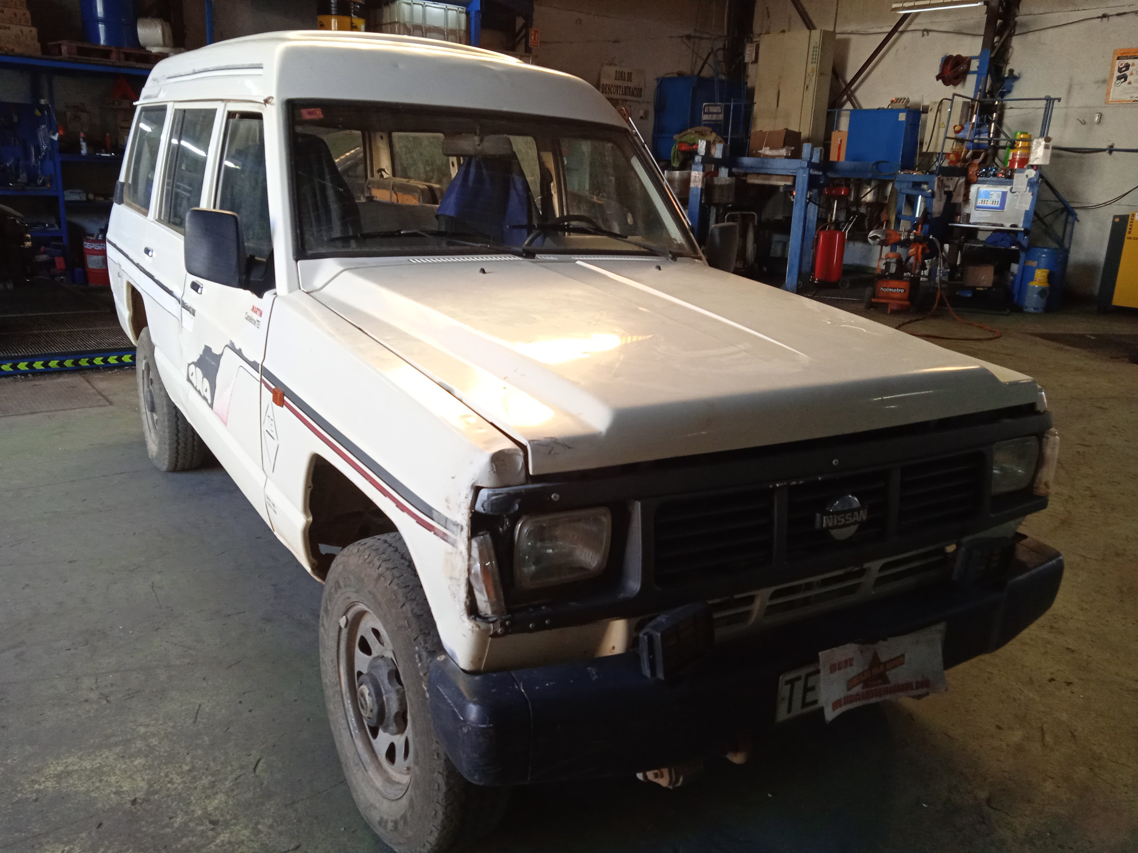 PUERTA DELANTERA IZQUIERDA NISSAN PATROL A4.28.11