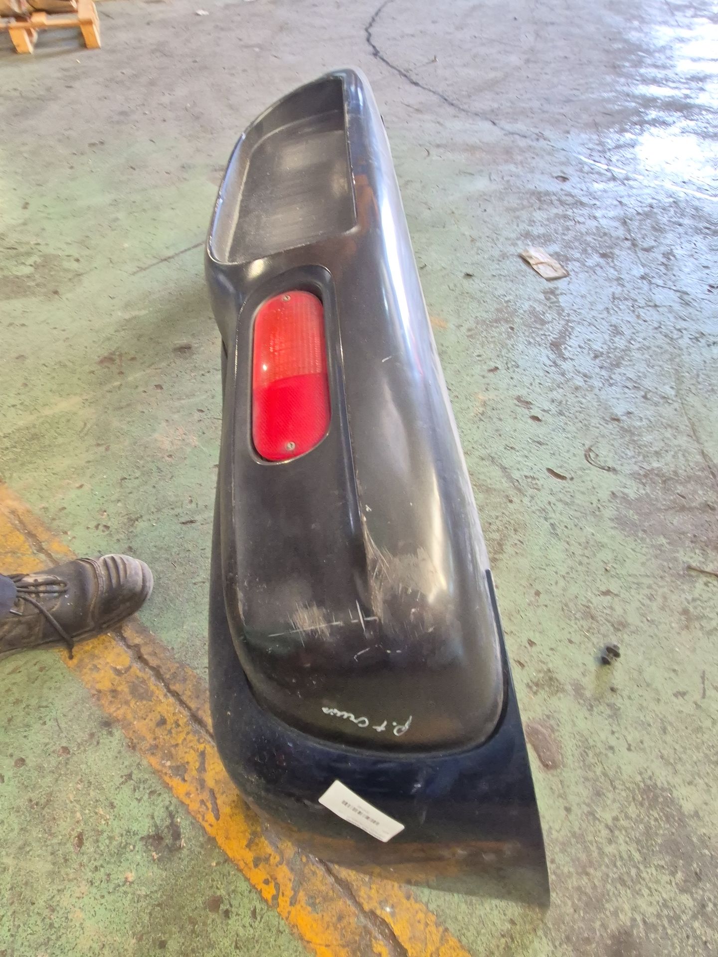 PARAGOLPES TRASERO CHRYSLER PT 